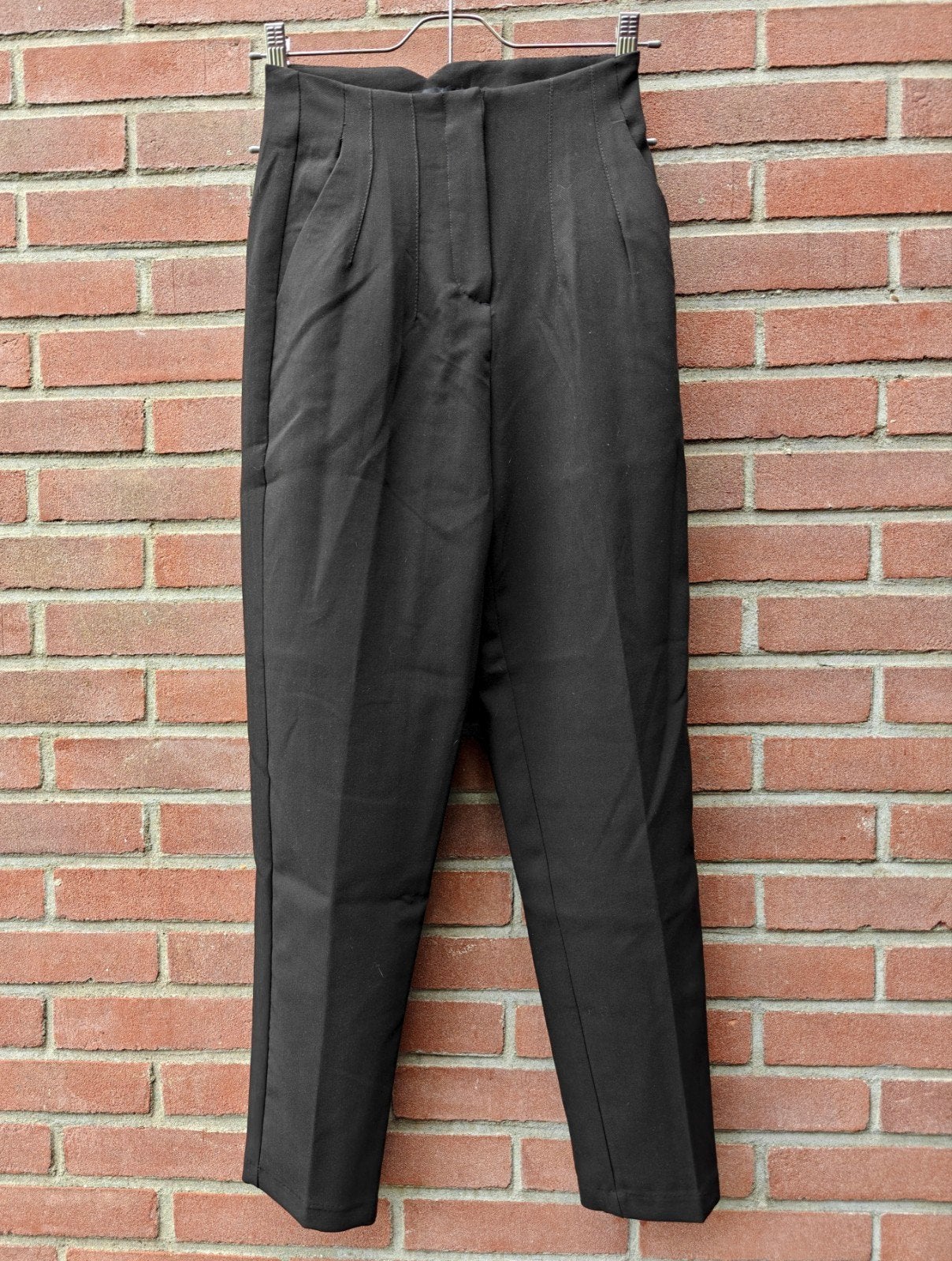 Amisu zwarte pantalon maat 34 (XS) - als nieuw!, Kleding | Dames, Zwart, Ophalen of Verzenden, Zo goed als nieuw, Maat 34 (XS) of kleiner