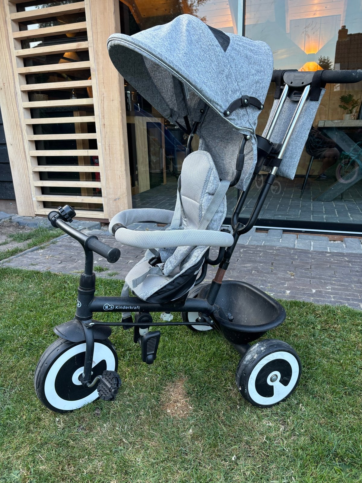 Kinderkraft driewieler met duwstang en verstelbare zitting, Ophalen, Gebruikt, Terugtraprem, Duwstang