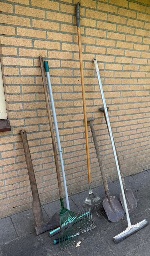 Diverse tuingereedschap, bijl, stripper, blad- hark, schop, Ophalen, Gebruikt, Overige soorten