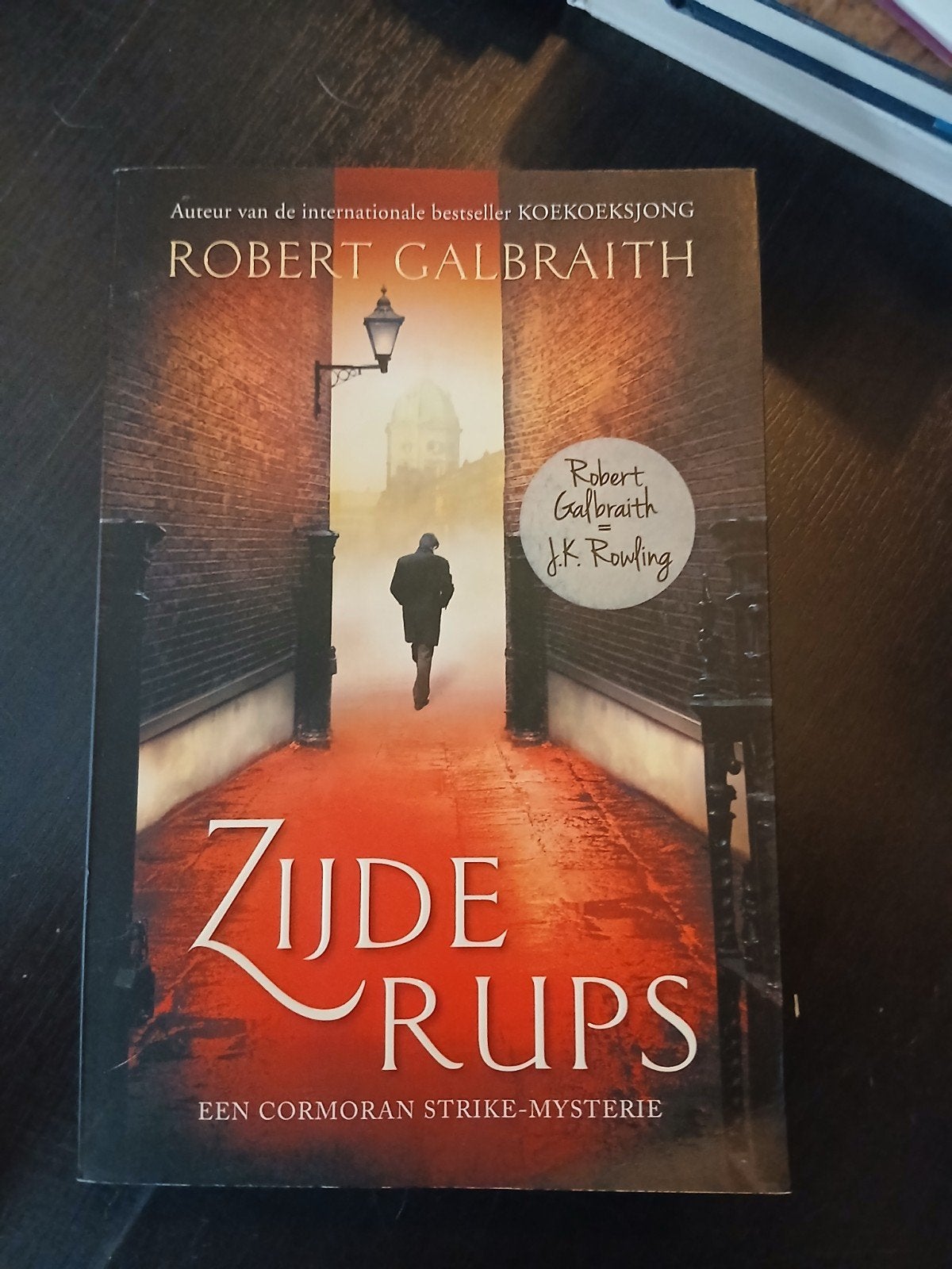 Zijderups - Een Cormoran Strike-mysterie - Robert Galbraith, Ophalen of Verzenden, Zo goed als nieuw, Robert Galbraith