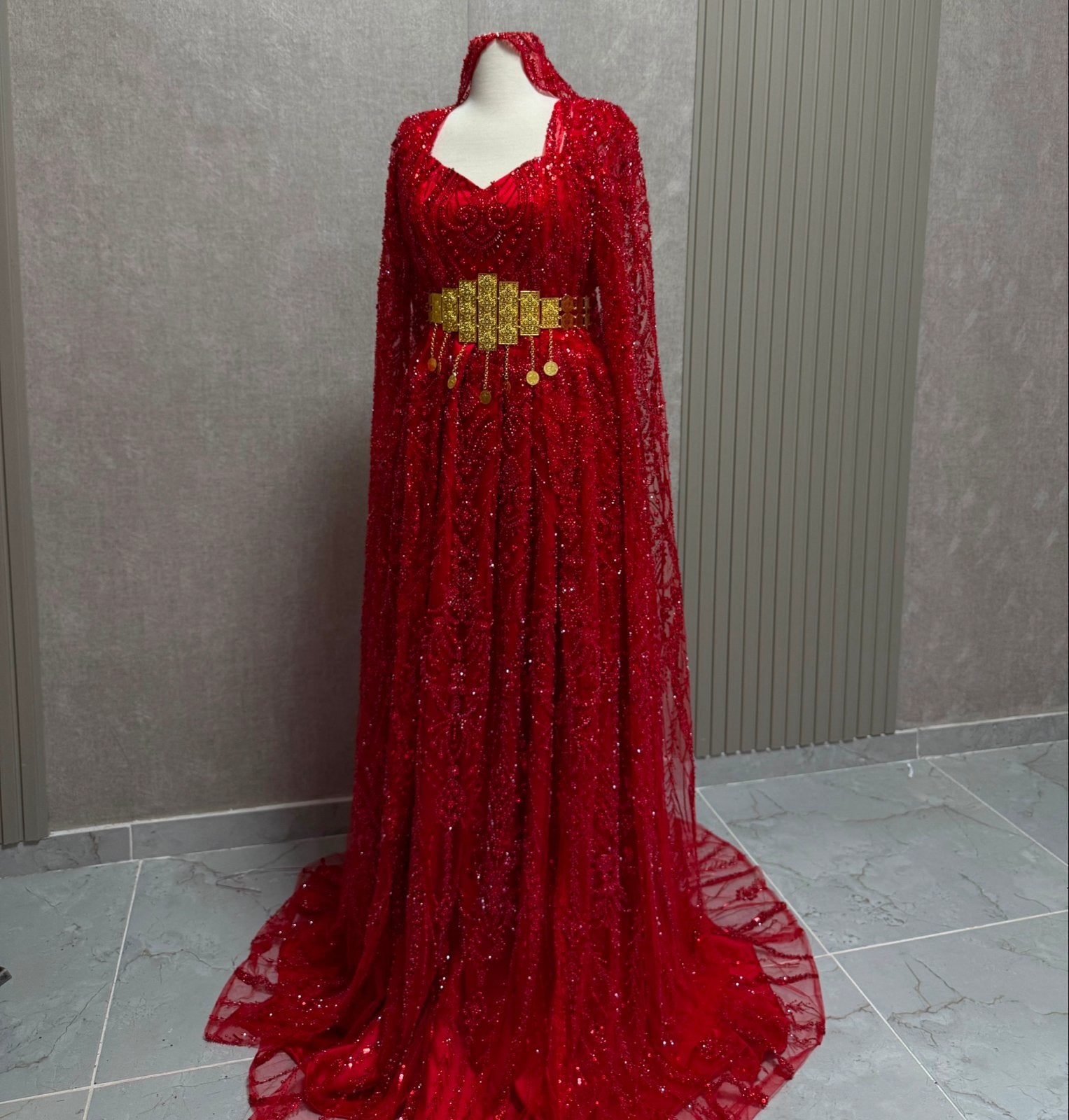 Prachtige Koerdische jurk, nieuw en ongedragen, Kleding | Dames, Gelegenheidskleding, Ophalen, Overige typen, Maat 42/44 (L), Nieuw