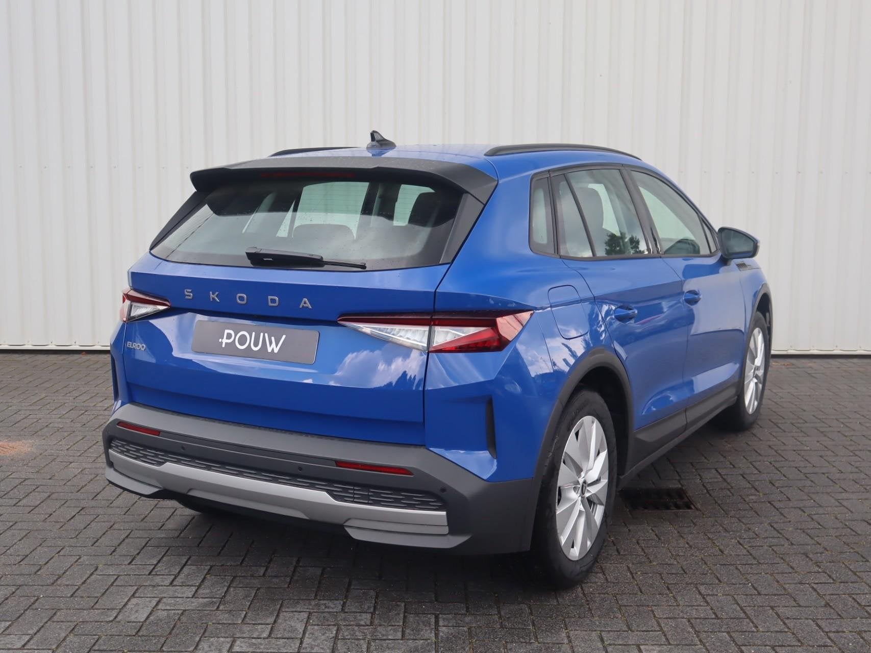 Skoda Elroq 50 170pk Selection | Climate Control | 19" Velge, Zwart, Blauw, Parkeersensor, Nieuw