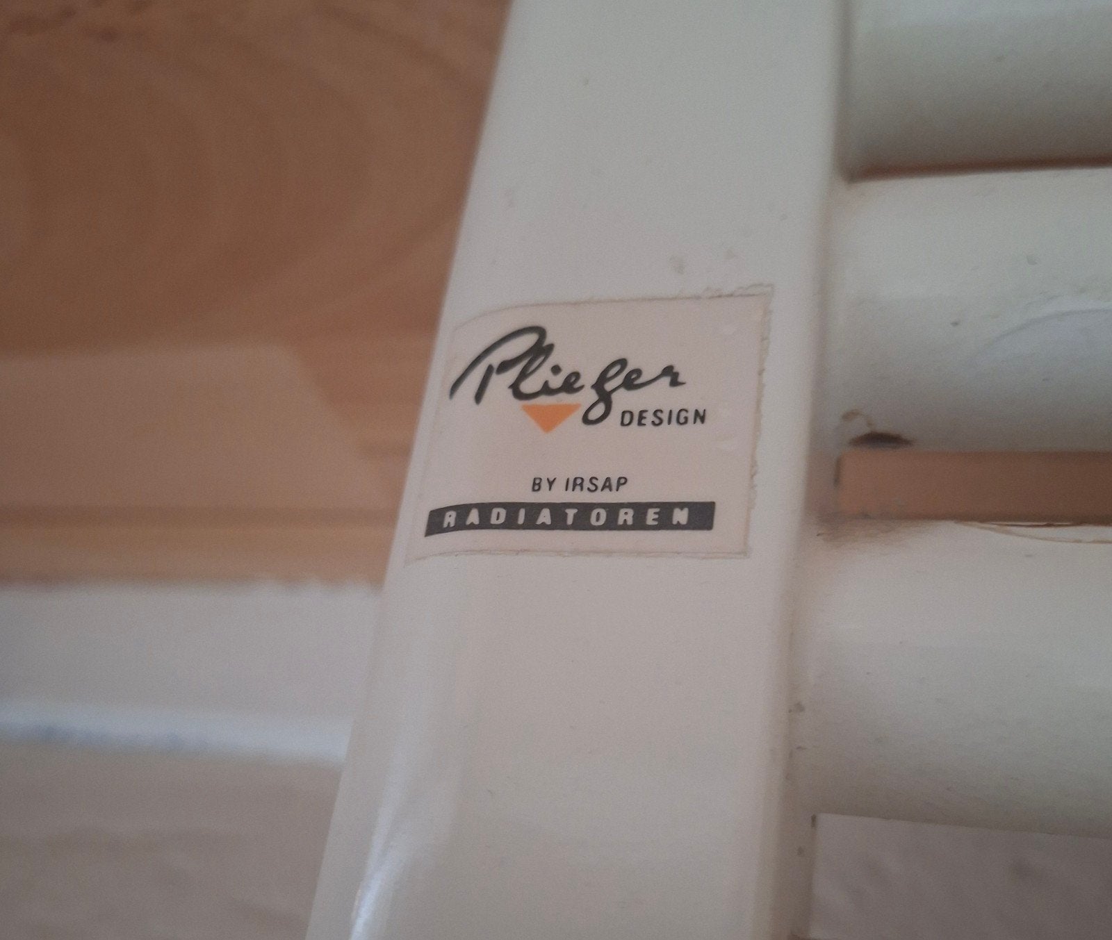 Design radiator van Irsap, type Plieger, Ophalen, Zo goed als nieuw, Radiator