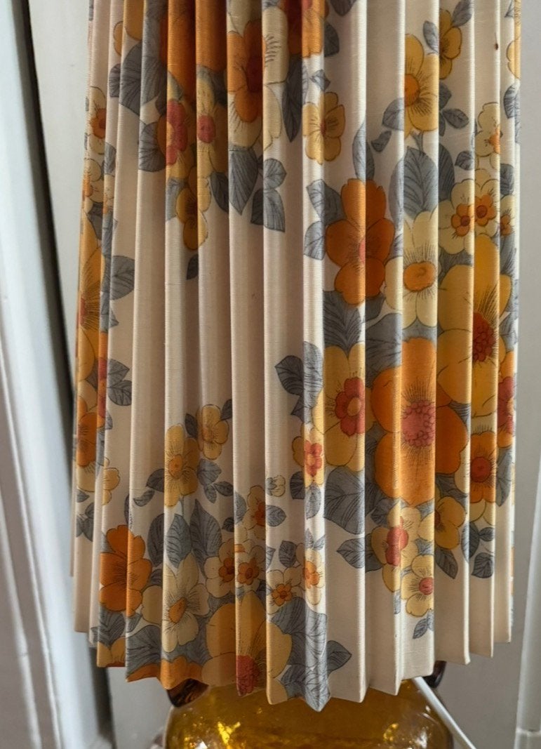 Vintage plisee lampenkap met bloemen, Ophalen of Verzenden, Rond, 25 tot 50 cm