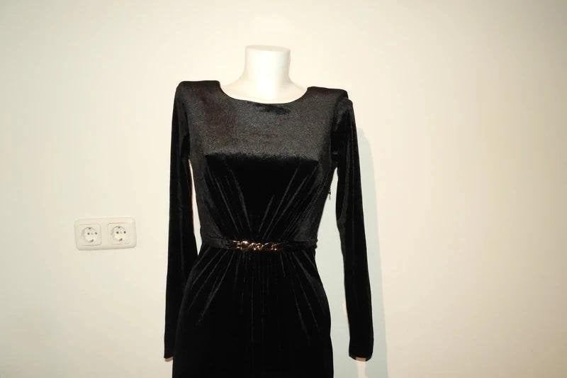 Rinascimento lange jurk velvet velours goud ketting Nieuw S, Maat 38/40 (M), Verzenden, Zwart, Rinascimento