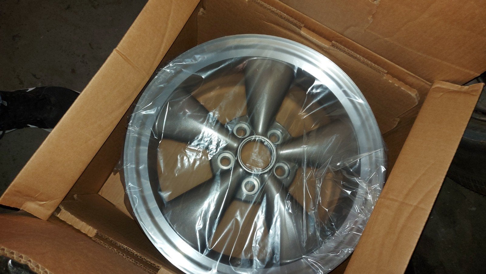 USA Ford Mustand 17 inch Bullit velg - Nieuw in doos, Ophalen, Velg(en), Onbekend, Nieuw