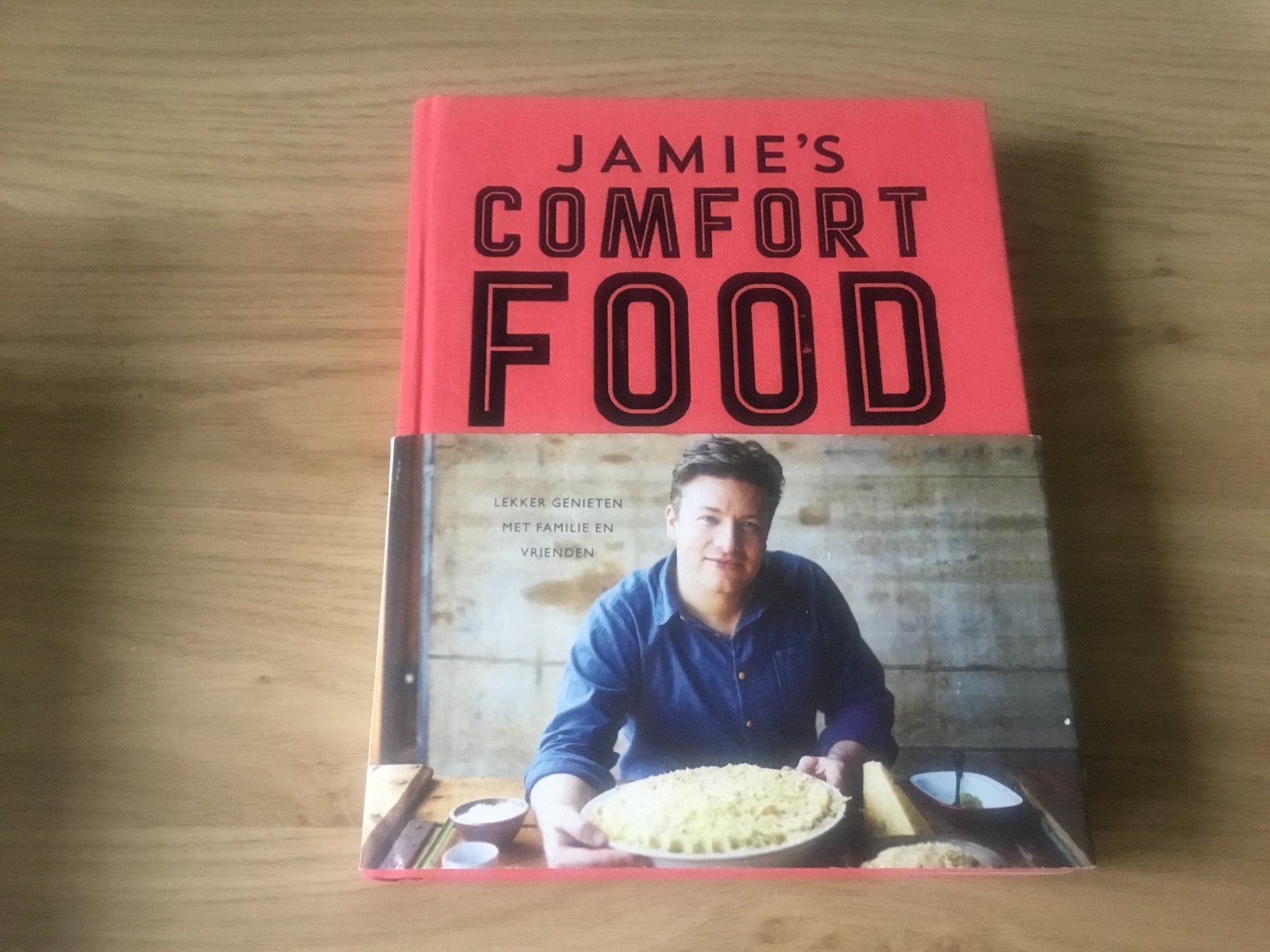 Jamie's Comfort Food: Lekker genieten met familie en vriende, Boeken, Ophalen of Verzenden, Zo goed als nieuw, Overige gebieden