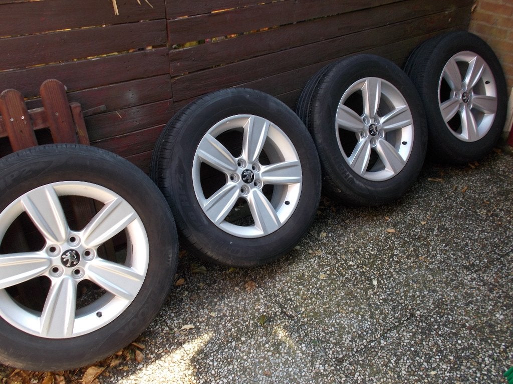 PEUGEOT 18 INCH ALL SEASONBANDEN 4007-4008 / MITSUBISHI OUT, Auto-onderdelen, Banden en Velgen, Ophalen, 18 inch, Banden en Velgen