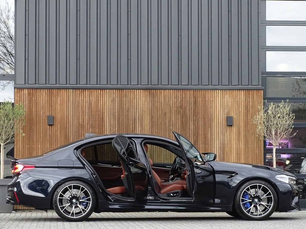Bmw 5-serie M5 Competition V8 627PK / CARBON / Individual /, Auto's, Automaat, Gebruikt, Verwarmde buitenspiegels, 2000 kg