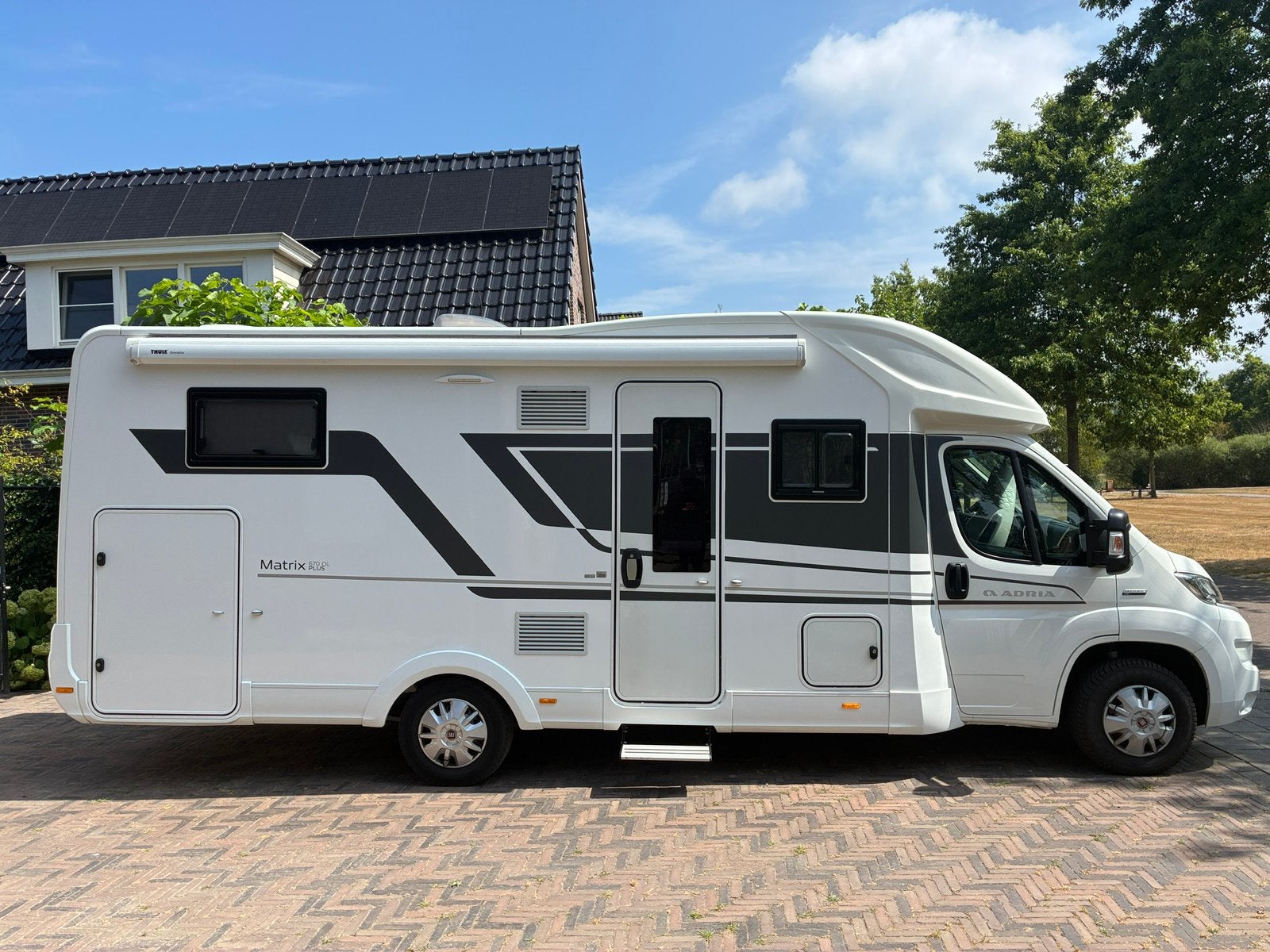 ‼️Prachtige Adria Matrix 670 DL plus ‼️Face to Face bj 2022, Caravans en Kamperen, Campers, Chemisch toilet, Fiat, 7 tot 8 meter