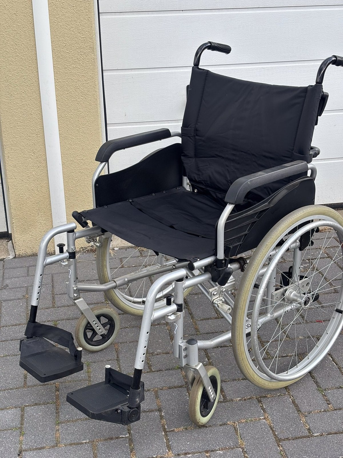 Inklapbare Meyra Rolstoel , €100,00., Gebruikt, Meer info ☎️0️⃣6️⃣➖2️⃣0️⃣9️⃣0️⃣1️⃣0️⃣4️⃣0️⃣, Ophalen of Verzenden, Nederland