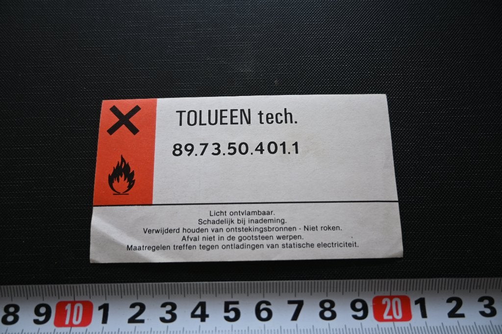 sticker tolueen tech. 89.73.50.401.1 licht ontvlambaar, Ophalen, Zo goed als nieuw