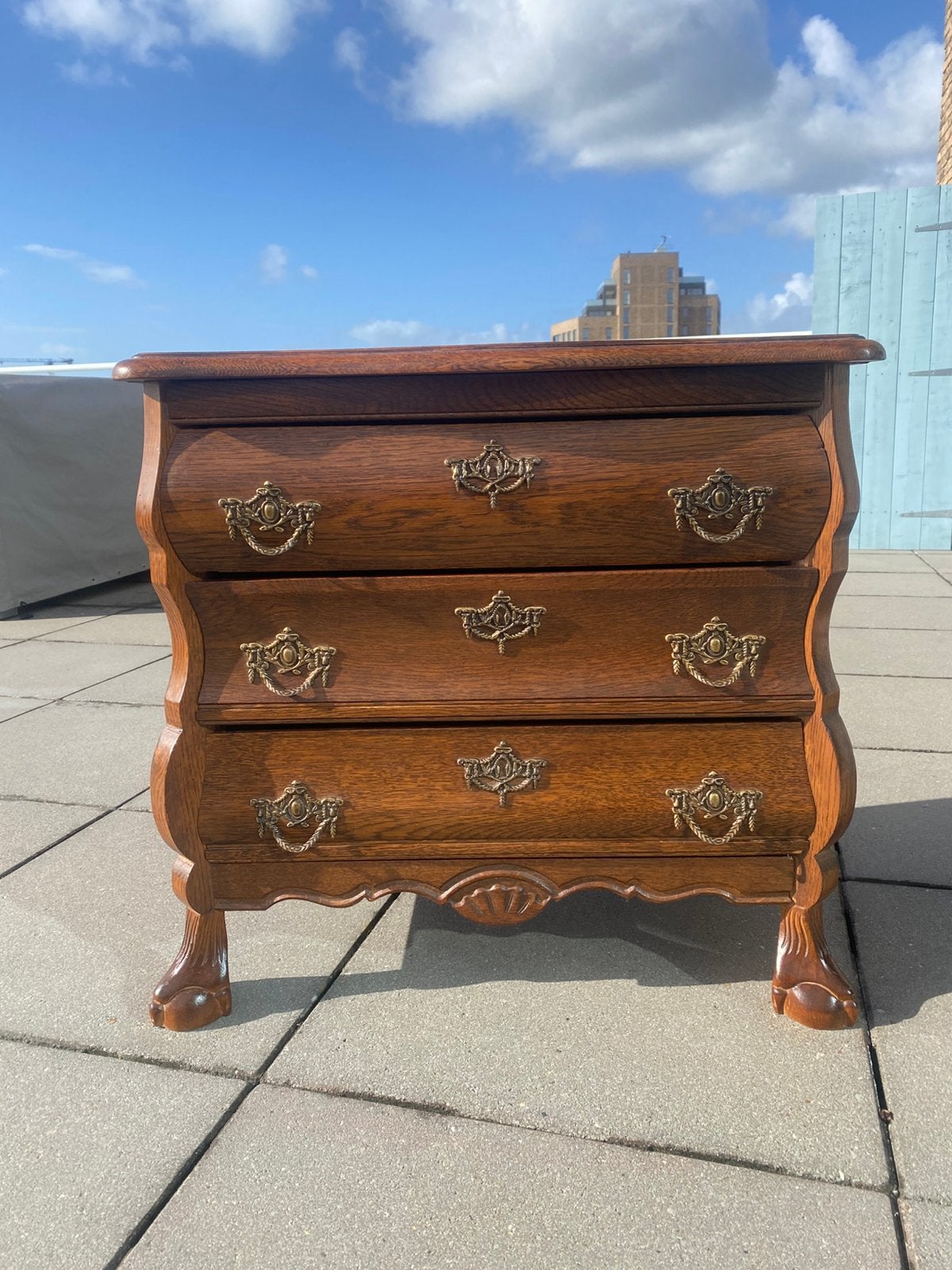 Solid oak Dutch belly cabinet or side table, Ophalen, Gebruikt, Eikenhout, 50 tot 100 cm