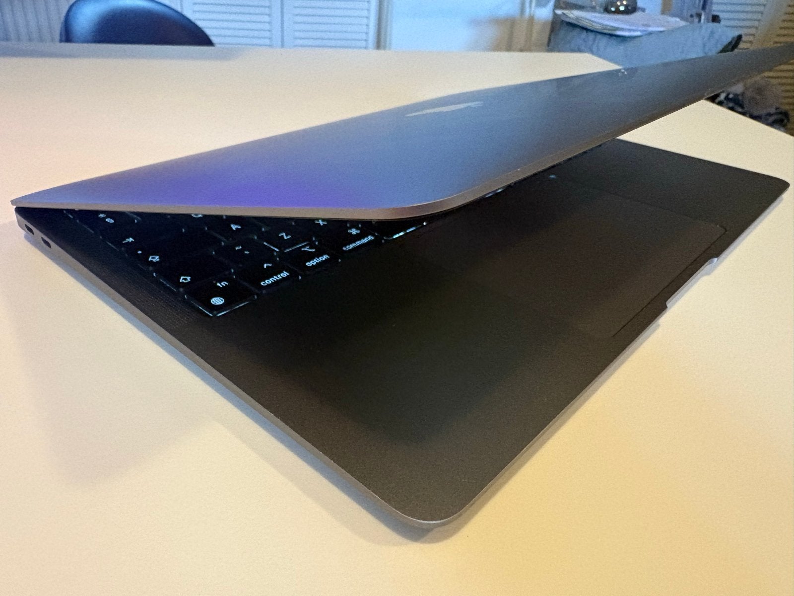 MacBook Air M1 2020 - 8GB RAM, 256GB SSD, 256 GB, Qwerty, 8 GB, 13 inch