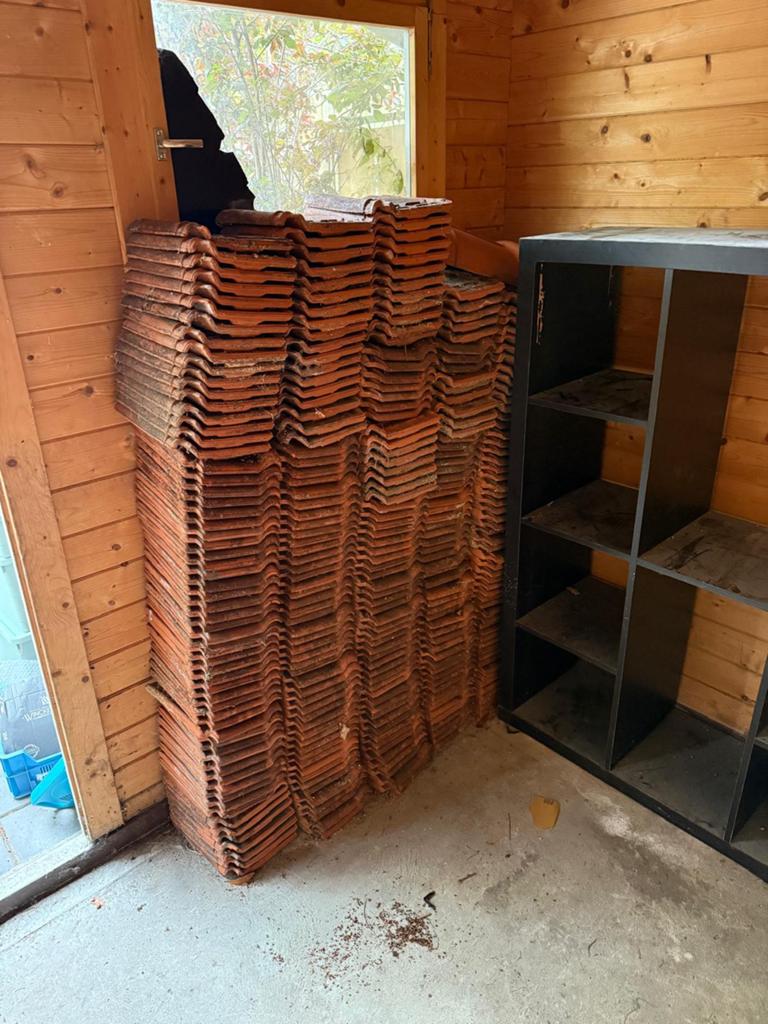 Ongeceer 300 dakpannen af te halen, Doe-het-zelf en Verbouw, Ophalen, Gebruikt, Steen of Klei, 15 m² of meer