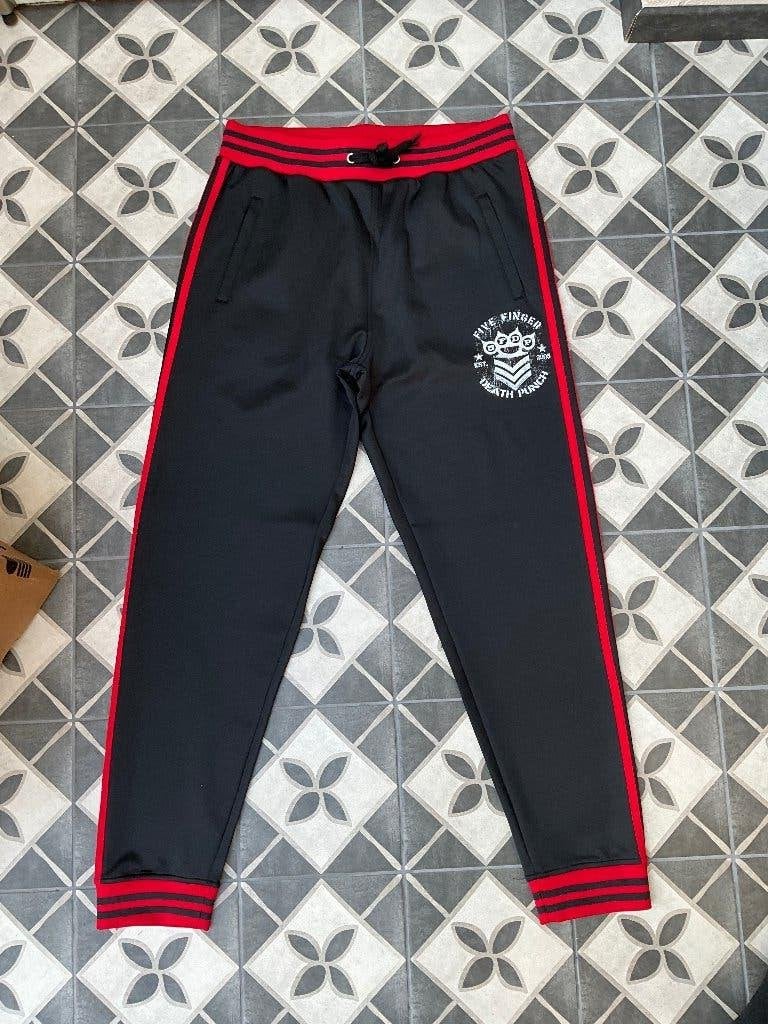Trainingsbroek zwart-rood van Five Finger Death Punch Maat L, Nieuw, Ophalen of Verzenden, Trainingsbroek zwart-rood van Five Finger Death Punch Maat L