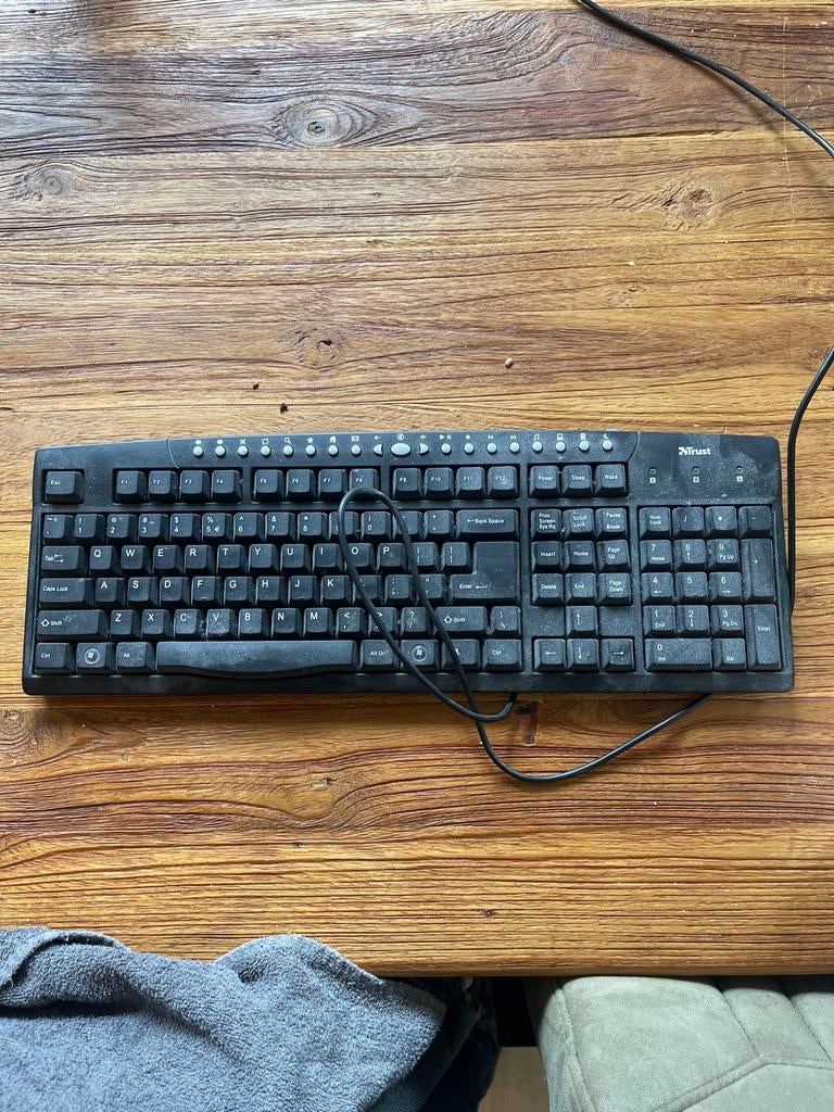 Trust Bedraad Toetsenbord - QWERTY - Gebruikt, Gebruikt, Multimediatoetsen, Ophalen of Verzenden, Qwerty