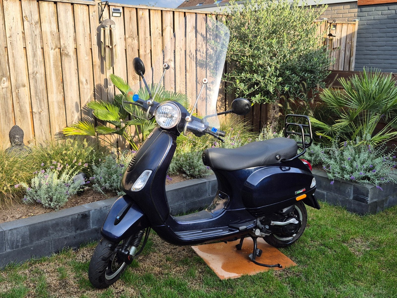 vespa, Fietsen en Brommers, Ophalen of Verzenden, Zo goed als nieuw, Benzine, Vespa