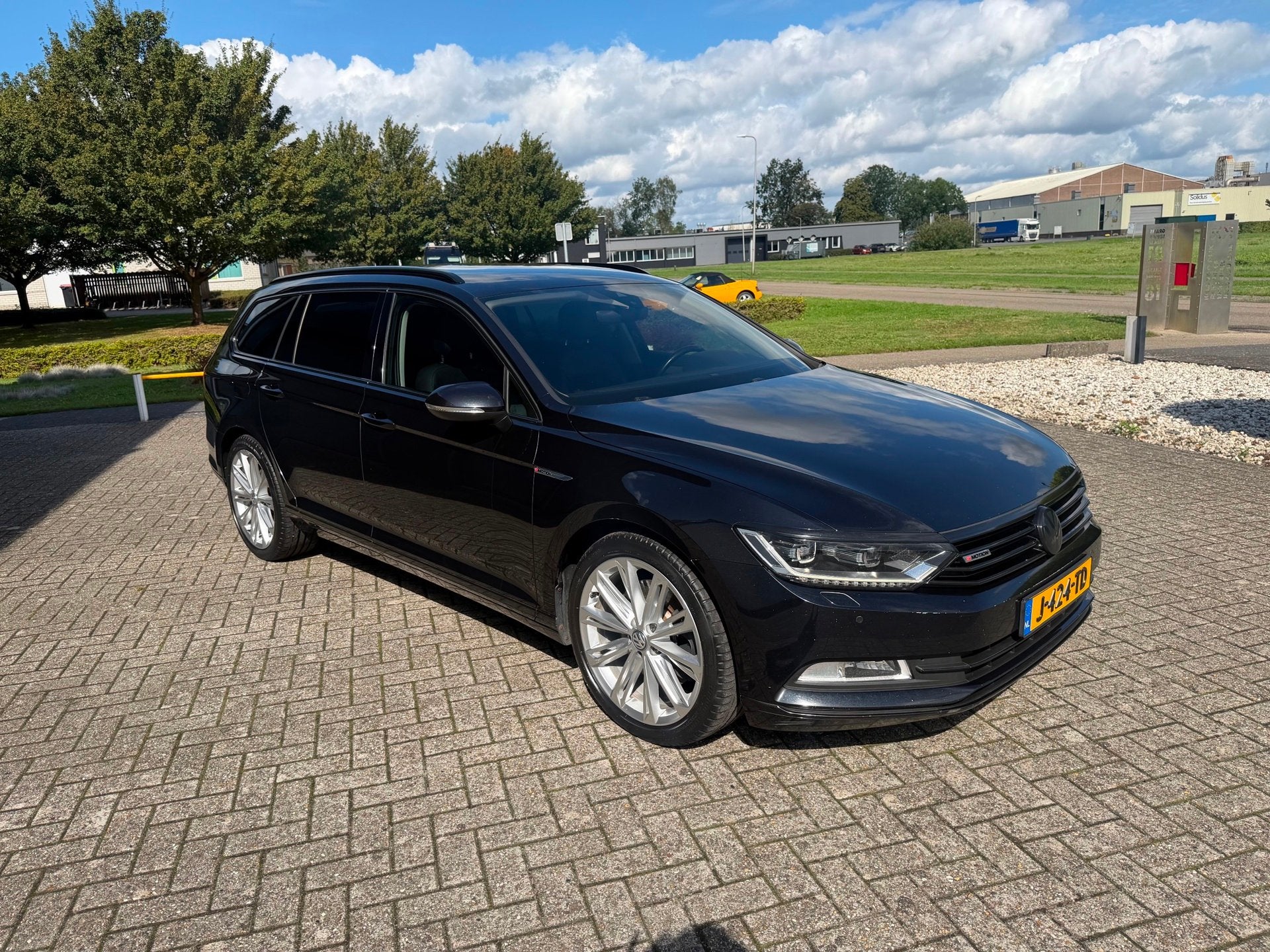 Volkswagen Passat Variant 2.0 BiTDI 4Motion Highline 2016 Au, Auto's, Automaat, Gebruikt, 4 cilinders, Leder en Stof