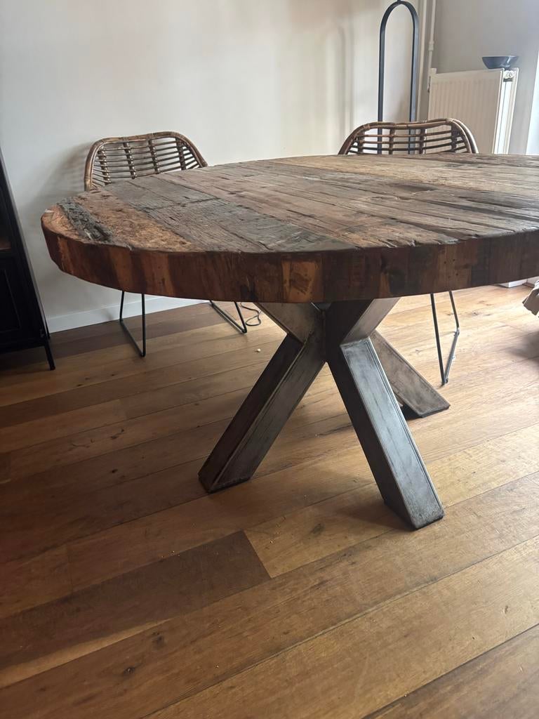 Be-Uniq Eettafel New York - Rond 140 cm - Spinpoot, Ophalen, 100 tot 150 cm, Rond, Zo goed als nieuw