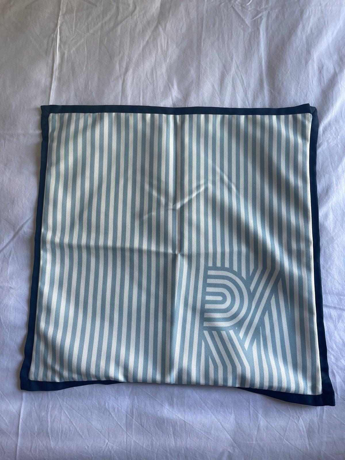 Riviera Maison kussenhoes 2x  beach style 50x50, Ophalen of Verzenden, Zo goed als nieuw, Blauw, Vierkant