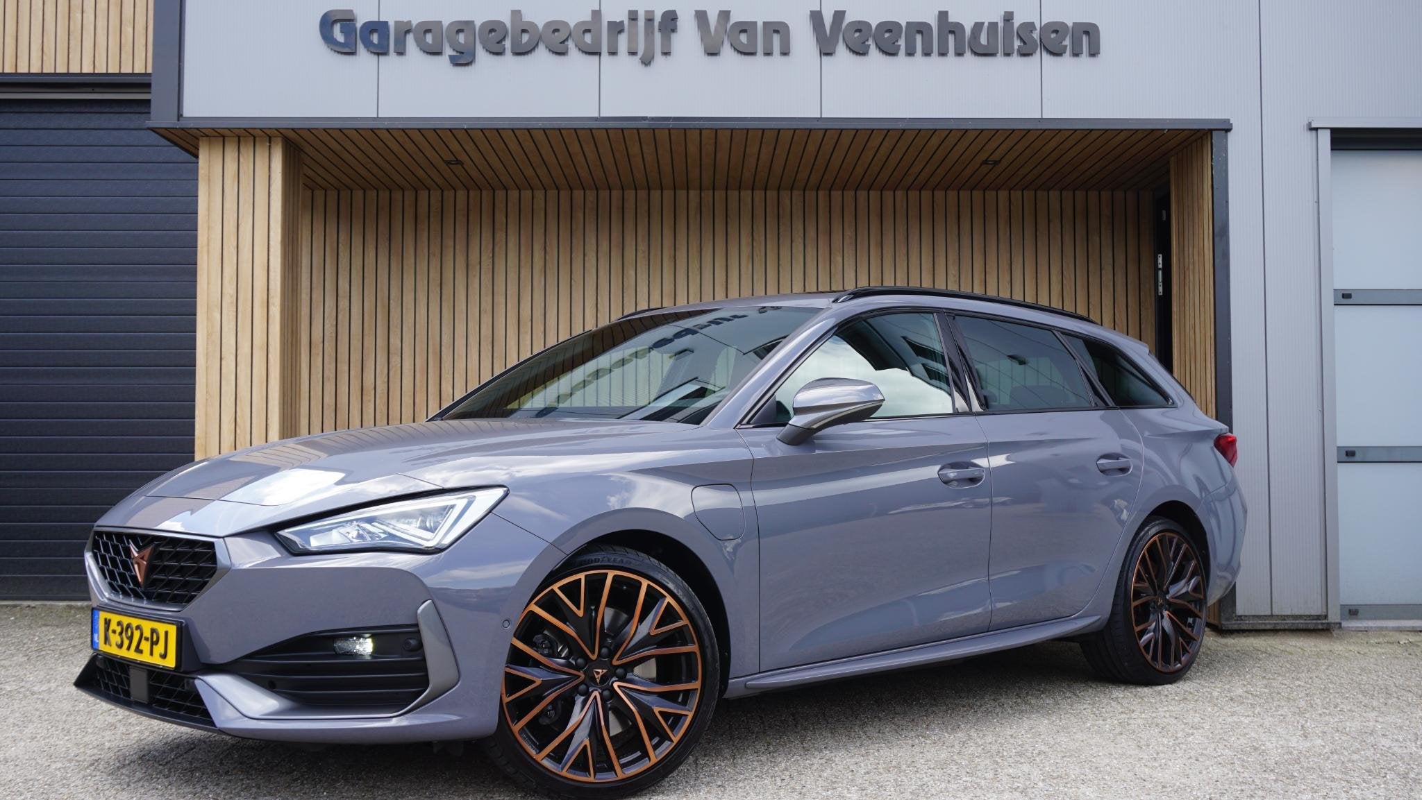 CUPRA Leon Sportstourer 1.4 e-Hybrid 245pk VZ Copper Edition, Gebruikt, 4 cilinders, Leon, Hybride Elektrisch/Benzine