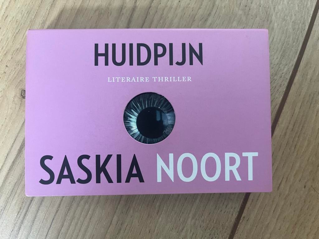 Huidpijn - Saskia Noort (Dwarsligger), Ophalen of Verzenden, Gelezen, Nederland
