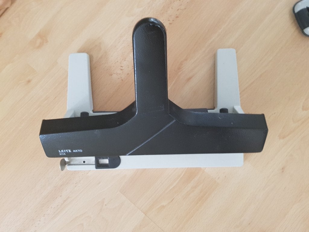 Perforator Leitz 5114 AKTO - heavy duty - 4 gaats - 30 vel, Ophalen of Verzenden, Gebruikt