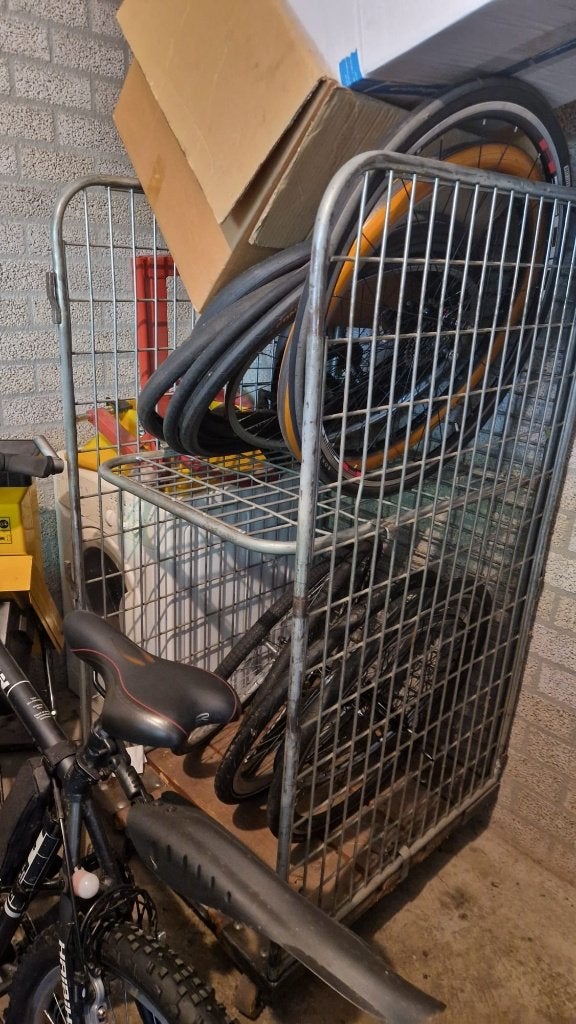 4 originele postkarren – oude bedrijfsinventaris, 100 liter of meer, Ophalen, Gebruikt, Transportkar