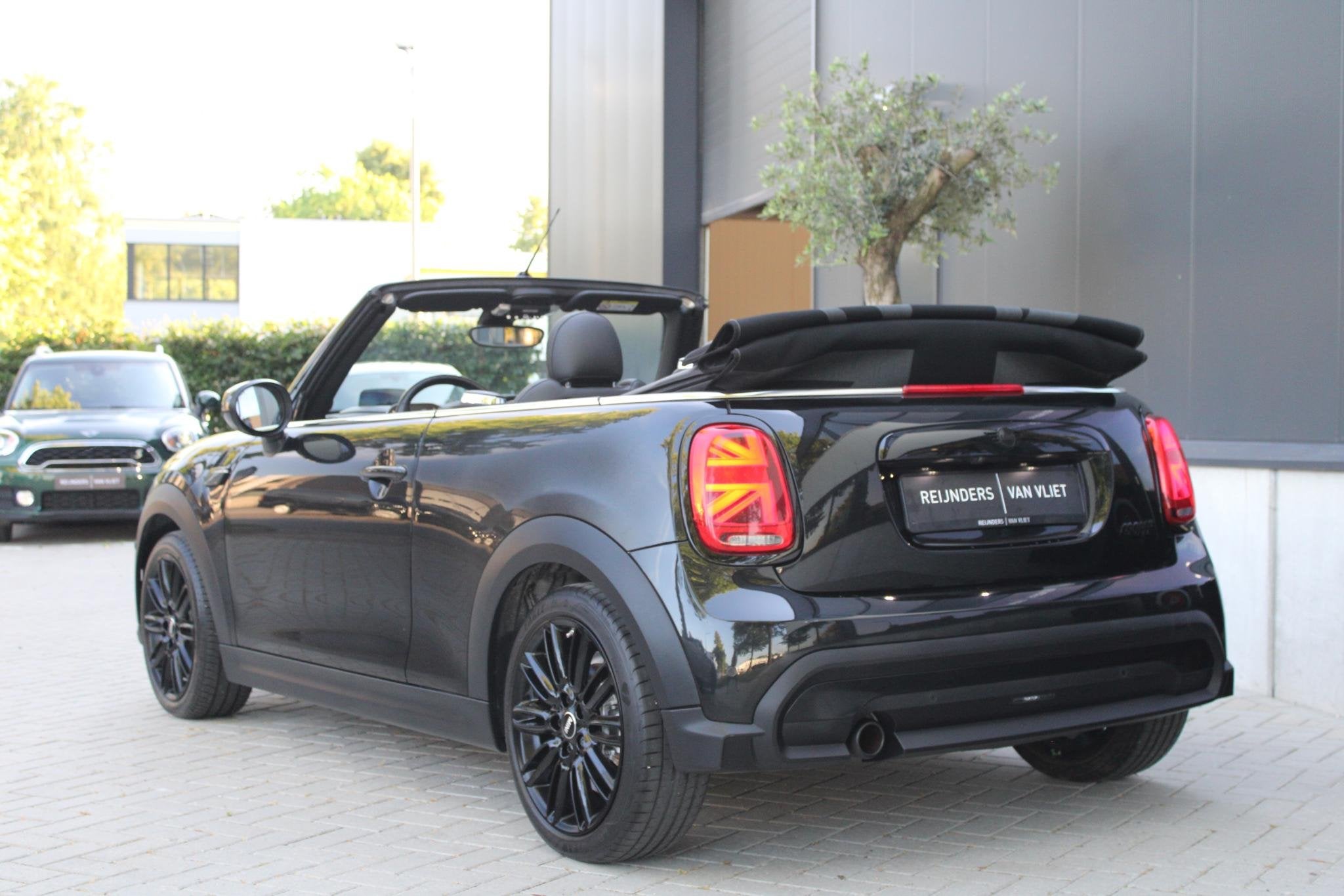 MINI Cooper 1.5 Cabriolet Classic | Harman/Kardon | Head-up, Auto's, 12 maanden, 136 pk, Gebruikt, 4 stoelen