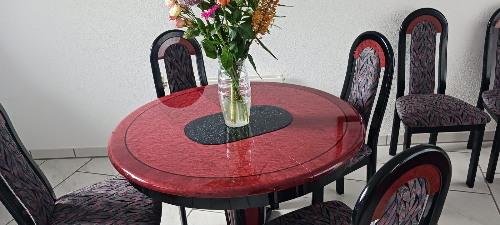 Uitschuifbare eettafel met 6 stoelen - Rood/Zwart, Ophalen, Gebruikt, Overige materialen, Vijf personen of meer