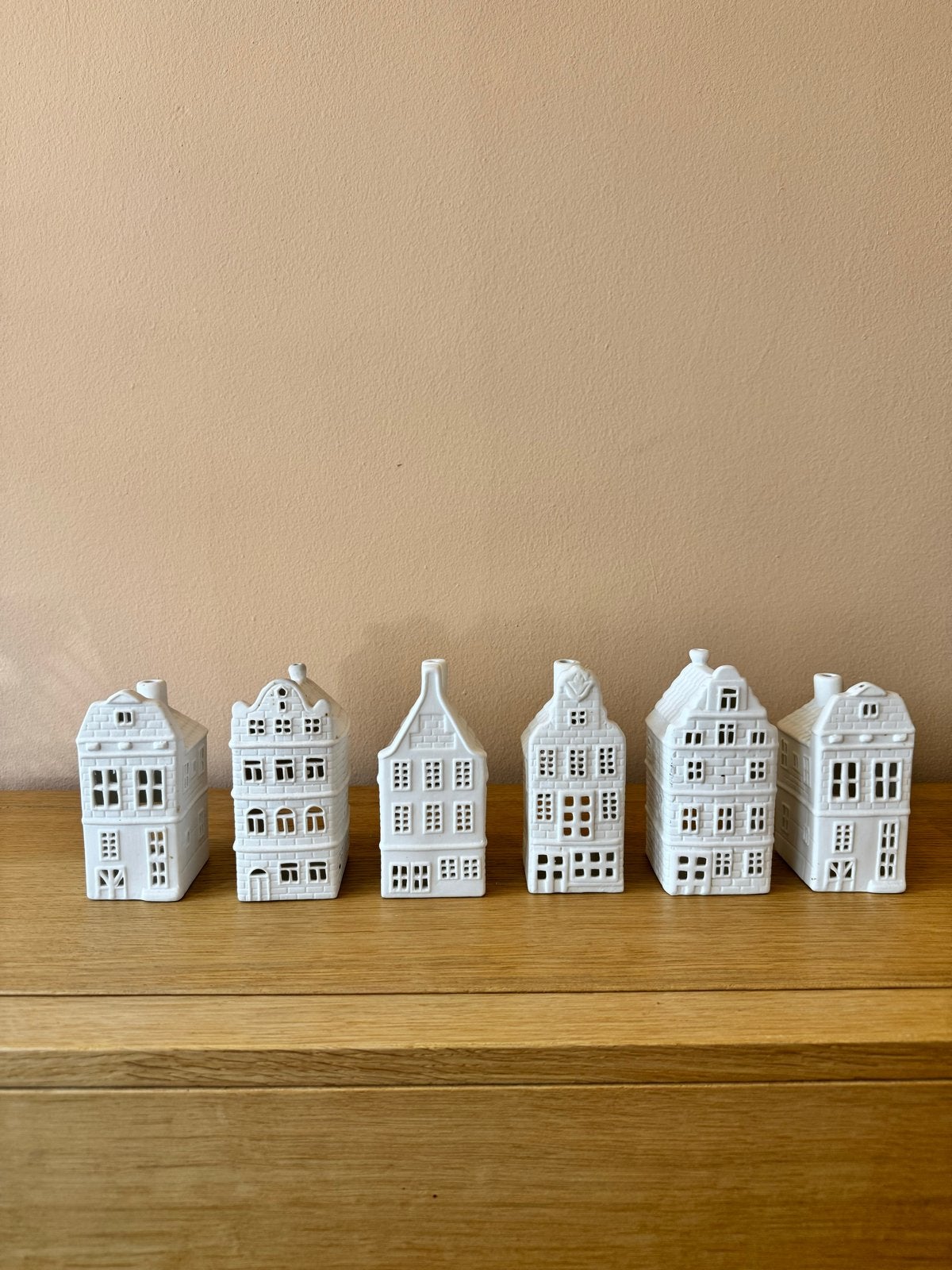 Set van 6 Amsterdamse grachtenpandjes van &k, Ophalen, Zo goed als nieuw, Modern, Wit