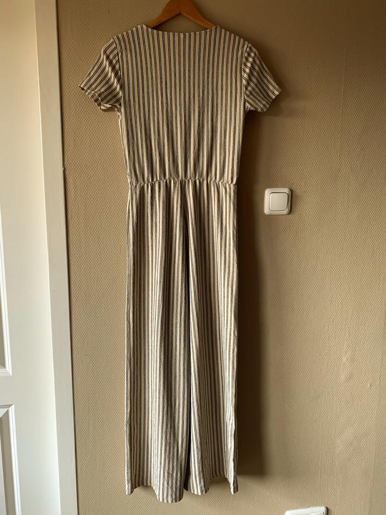 Jumpsuit crèmekleurig met zwarte streep maat S, Kleding | Dames, Ophalen of Verzenden, Nieuw, Maat 36 (S), Beige