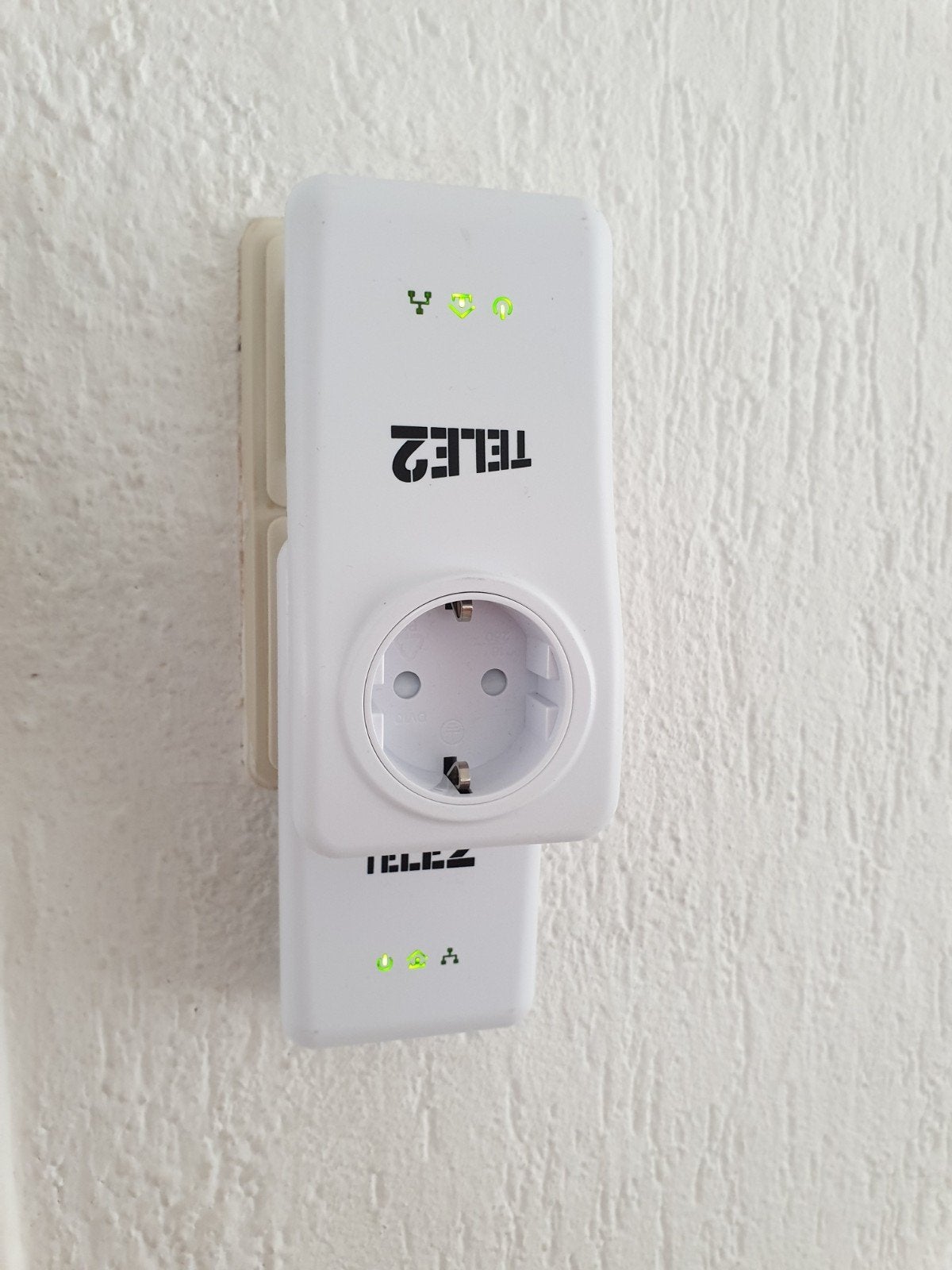 Tele2 Powerplugs (2 stuks) - Powerline Adapters, Ophalen of Verzenden, Zo goed als nieuw, Router, Tele2