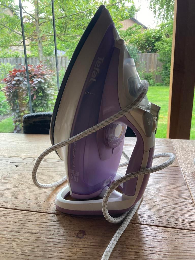 Tefal Strijkijzer - Perfect voor dagelijks gebruik, Ophalen of Verzenden, Zo goed als nieuw, Strijkijzer met snoer