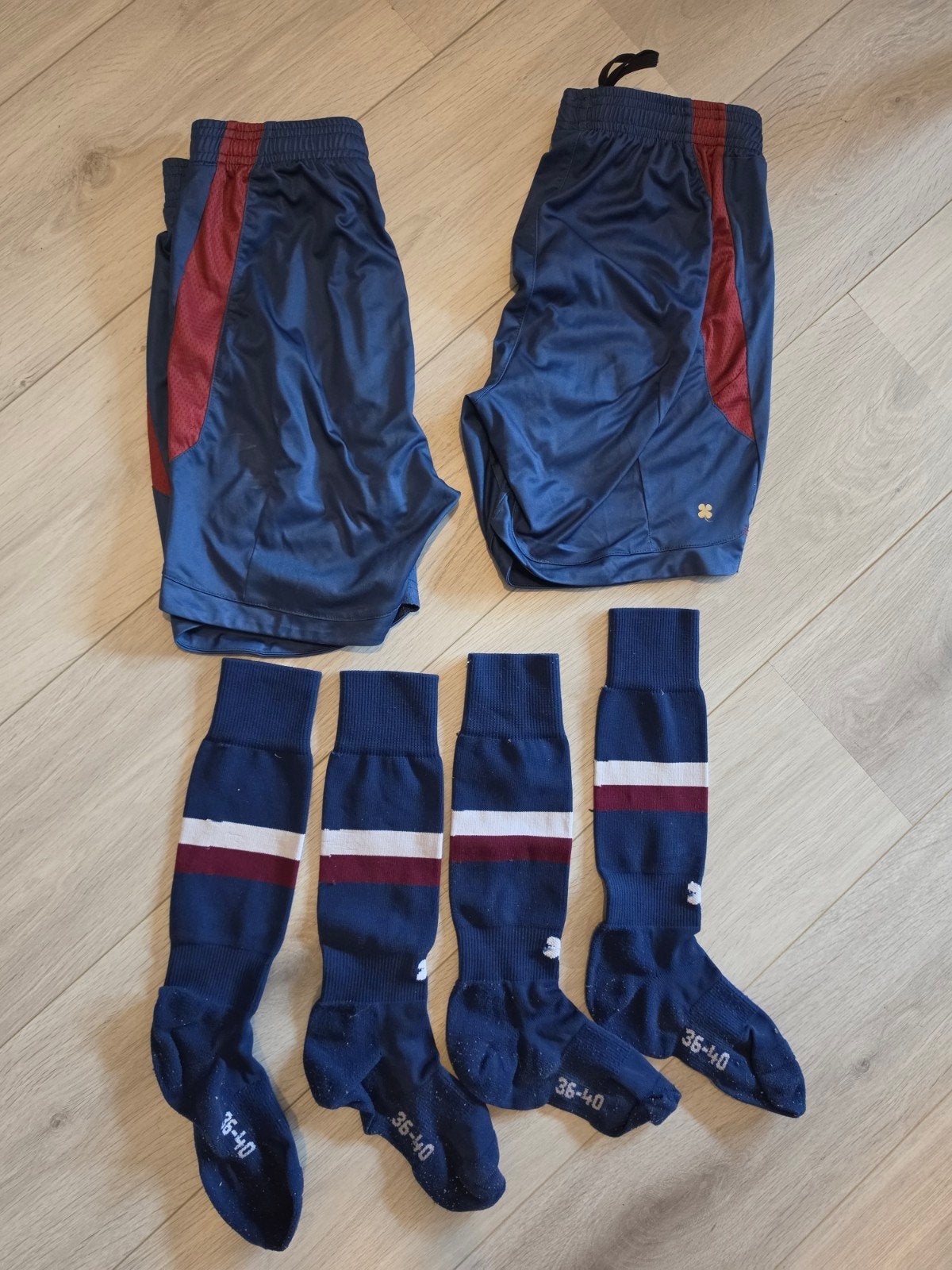 FC 's-Gravenzande wedstrijdshorts maat 164 & kousen, Verzamelen, Ophalen, Gebruikt, Buitenlandse clubs, Shirt