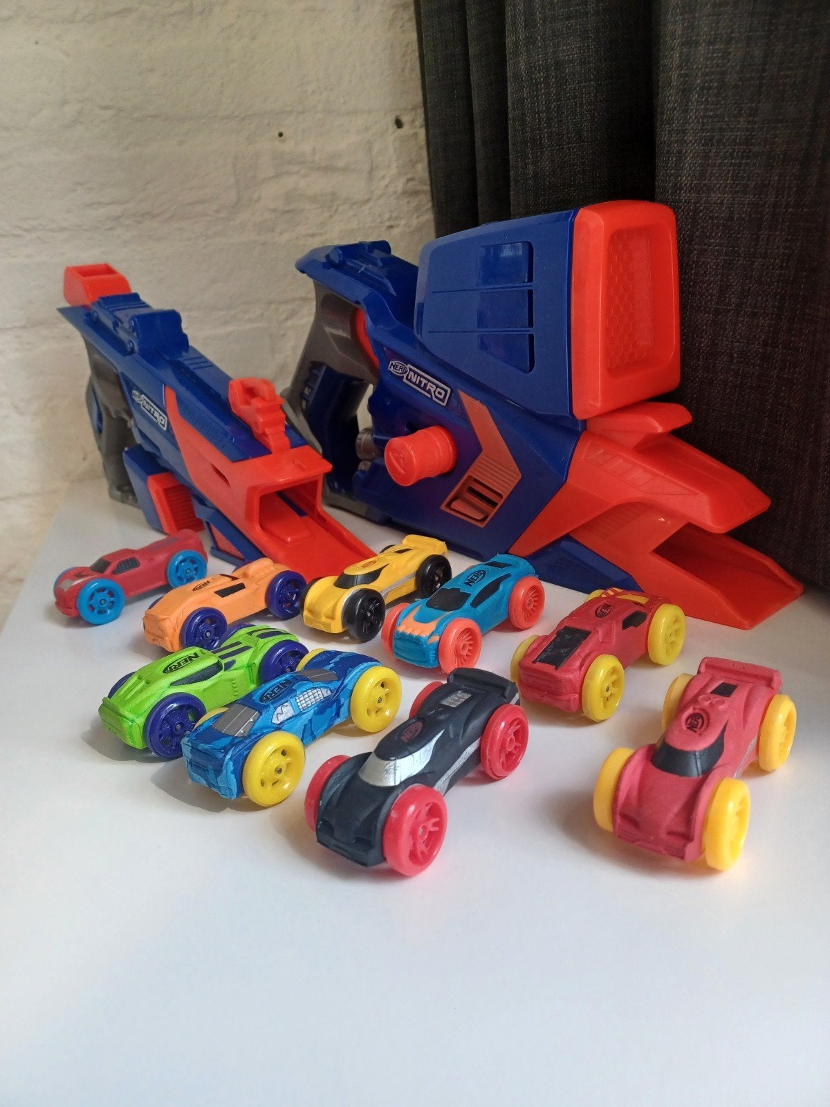 Complete Nerf Nitro set met 9 auto's en 2 pistolen, Ophalen of Verzenden, Gebruikt, Jongen of Meisje