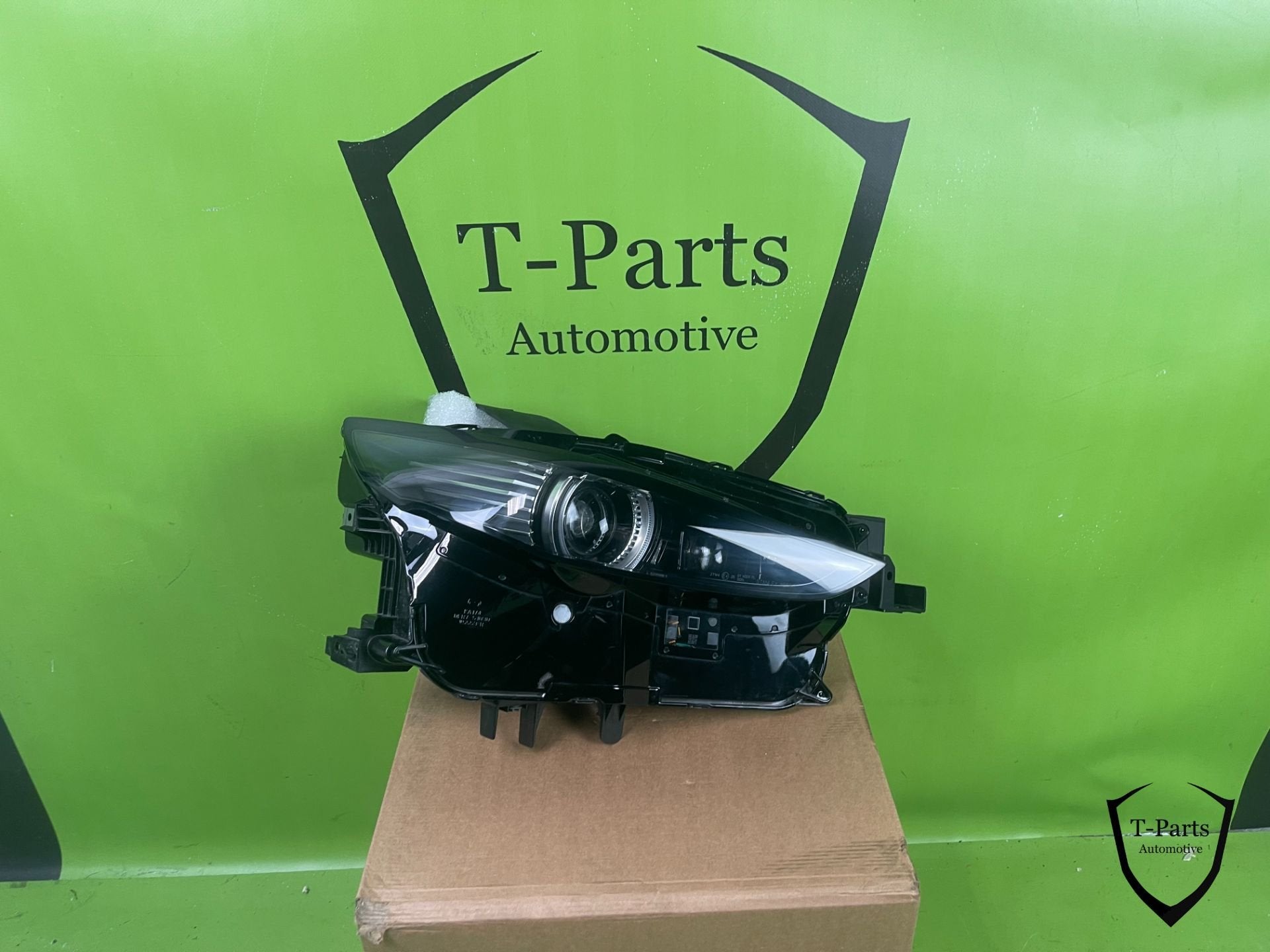 mazda CX30 cx 30 koplamp rechts dfr767890, Auto-onderdelen, Info@fabrikant.eu, Ophalen of Verzenden, Mazda, Fabrikantstraat 1
1000 AA  Amsterdam
