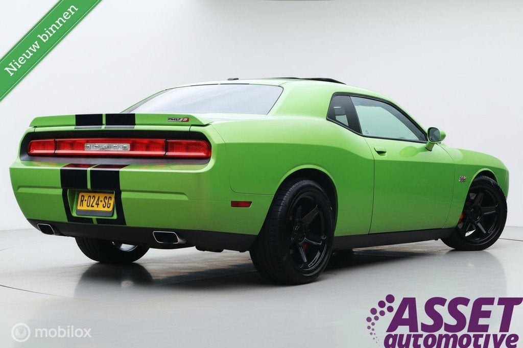 Dodge Challenger SRT8 6.4 V8 aut 470 pk | schuifdak | mooi!, Auto's, Dodge, Automaat, Achterwielaandrijving, Gebruikt, 120 €/maand