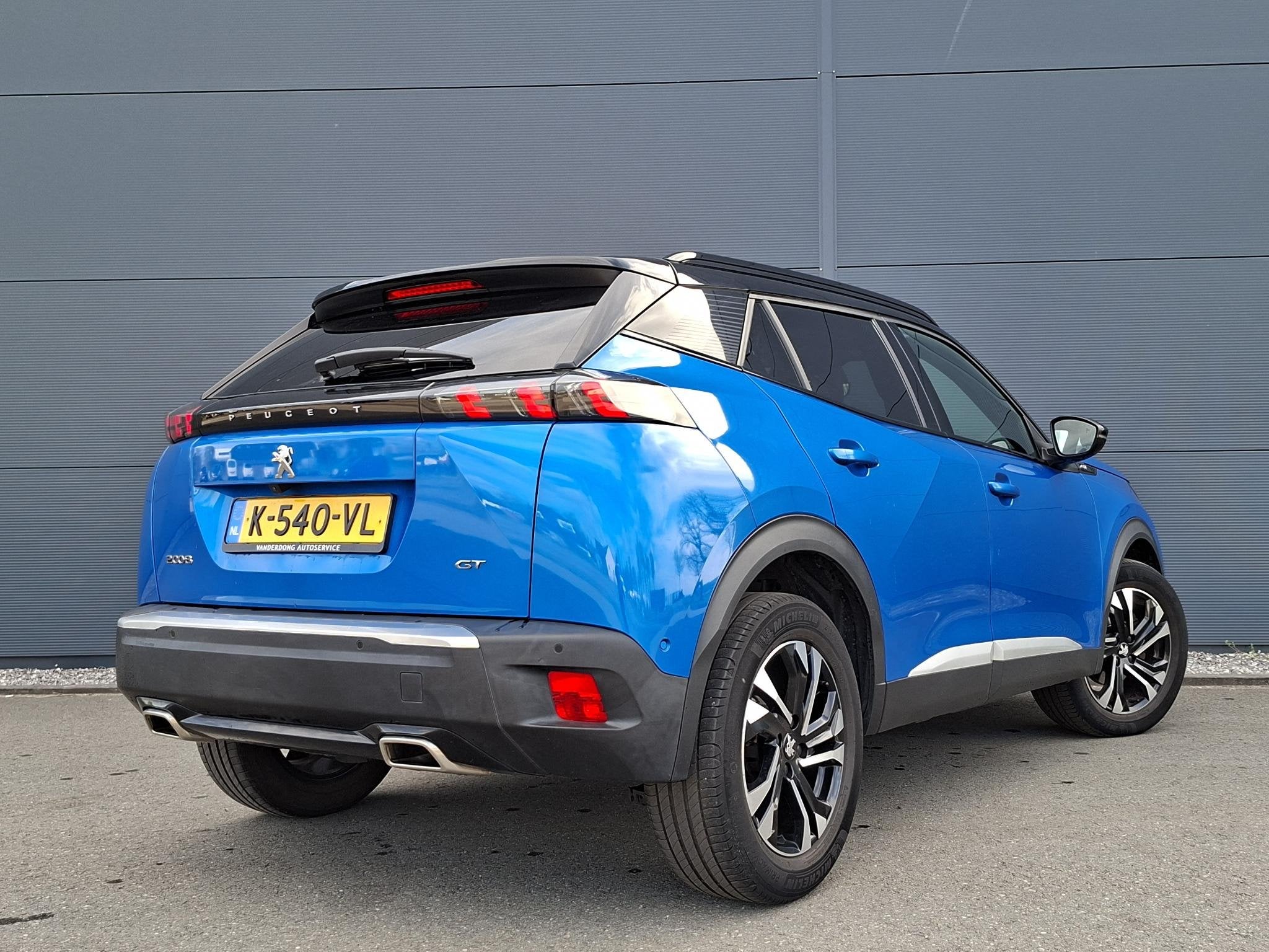Peugeot 2008 1.2 PureTech GT | Automaat | Carplay | Adaptive, Gebruikt, Euro 6, 1199 cc, Blauw