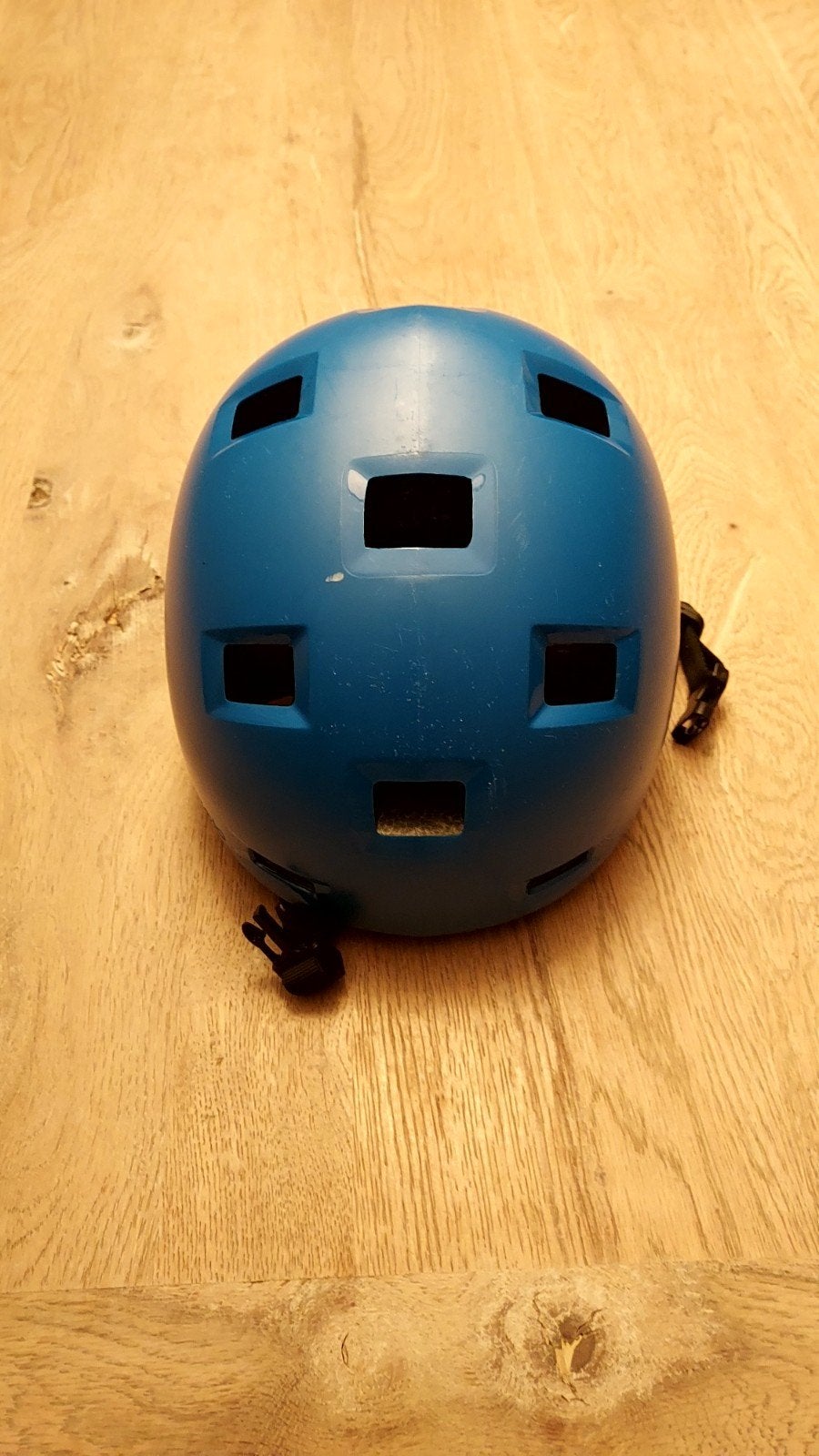 Blauwe kinderhelm - Ideaal voor skaten en meer!, Ophalen of Verzenden, Gebruikt, XXS, Jongen of Meisje