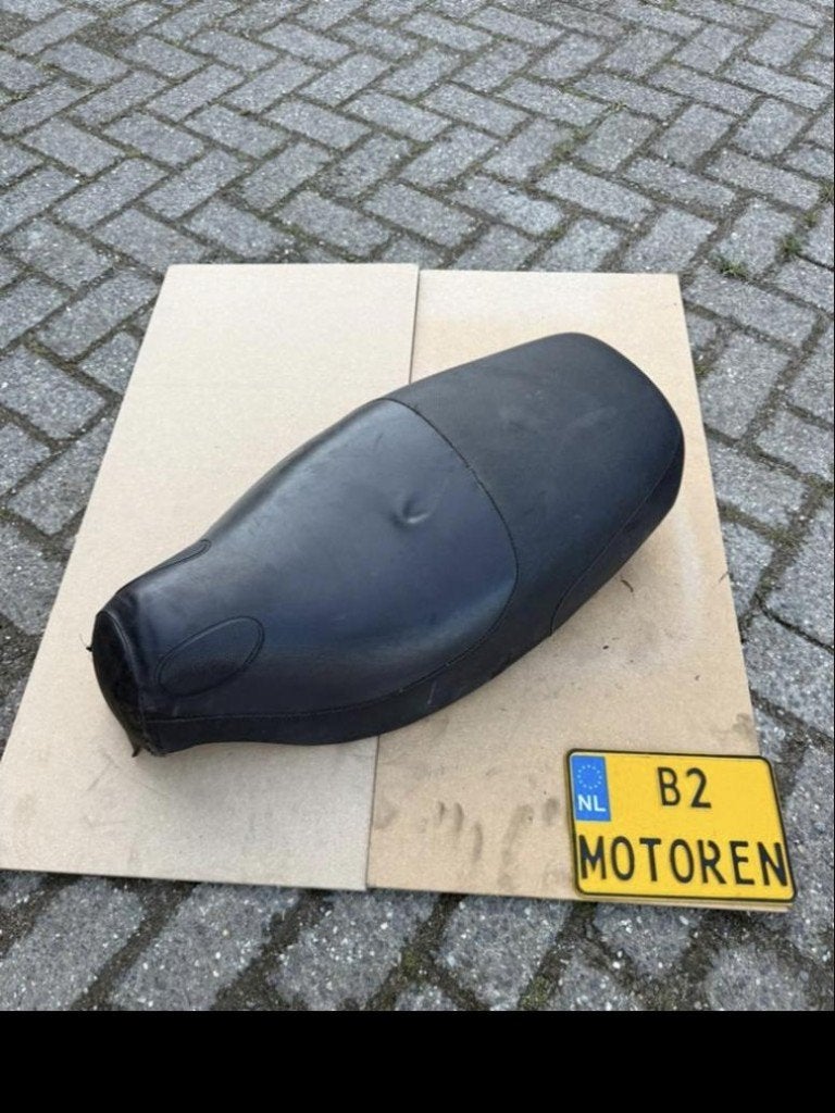 Piaggio skr 125/150 facelift zadel, Motoren, Ophalen of Verzenden