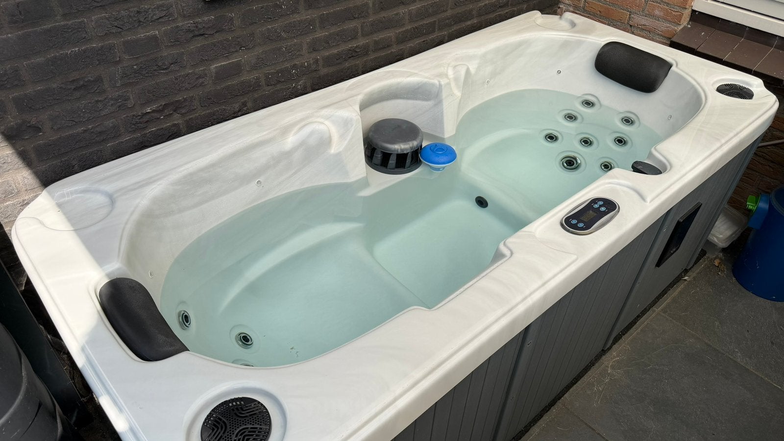 Vrijwel nieuwe 2-persoons jacuzzi van topmerk Sunspa, Tuin en Terras, Zwembaden, Ophalen, Zo goed als nieuw