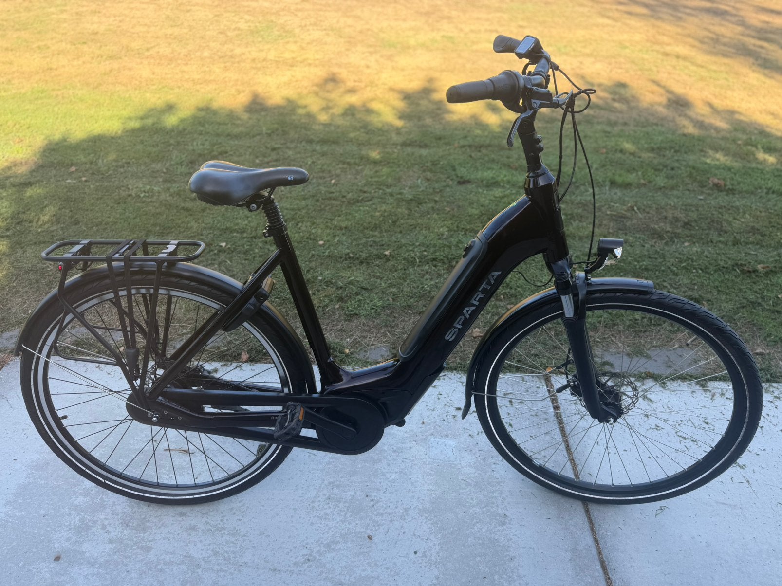 Electrische sparta c grid bosch middenmotor, Fietsen en Brommers, Elektrische fietsen, Ophalen, Sparta, Zo goed als nieuw, 50 km per accu of meer