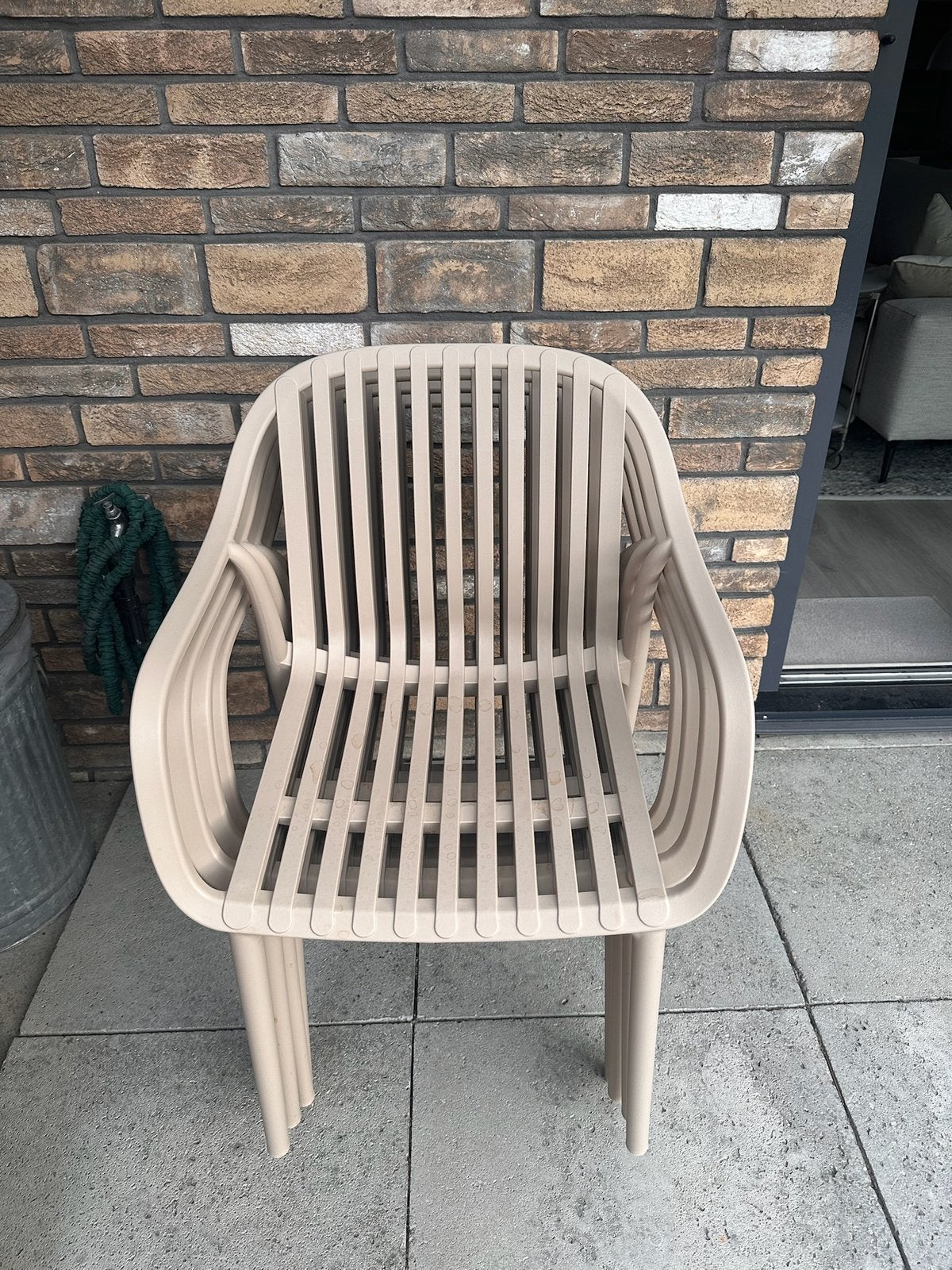 Tuinstoelen 4 stuks NIEUW, beige, Ophalen, Nieuw, Kunststof, Stapelbaar