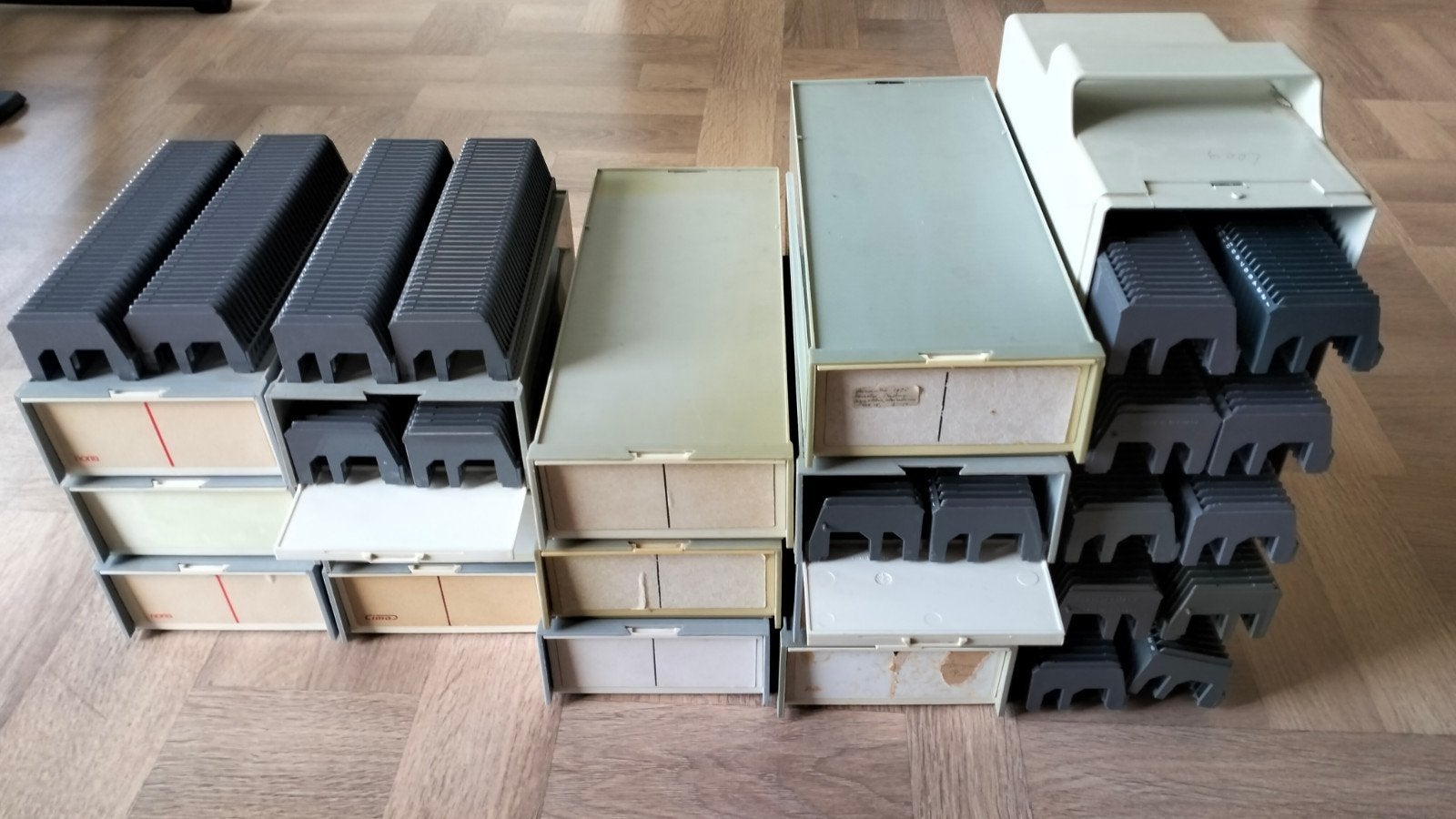Dia archiefdozen, magazijnen, lichtbak en diasnijders, Audio, Tv en Foto, Ophalen