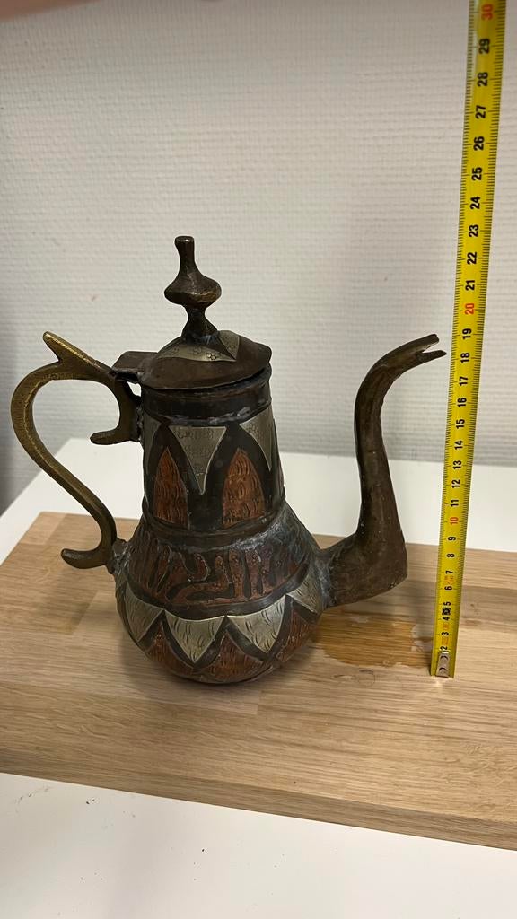 Arabische Dallah – Handgemaakte Koperen en Messing Koffiepot, Antiek en Kunst, Ophalen of Verzenden, Koper