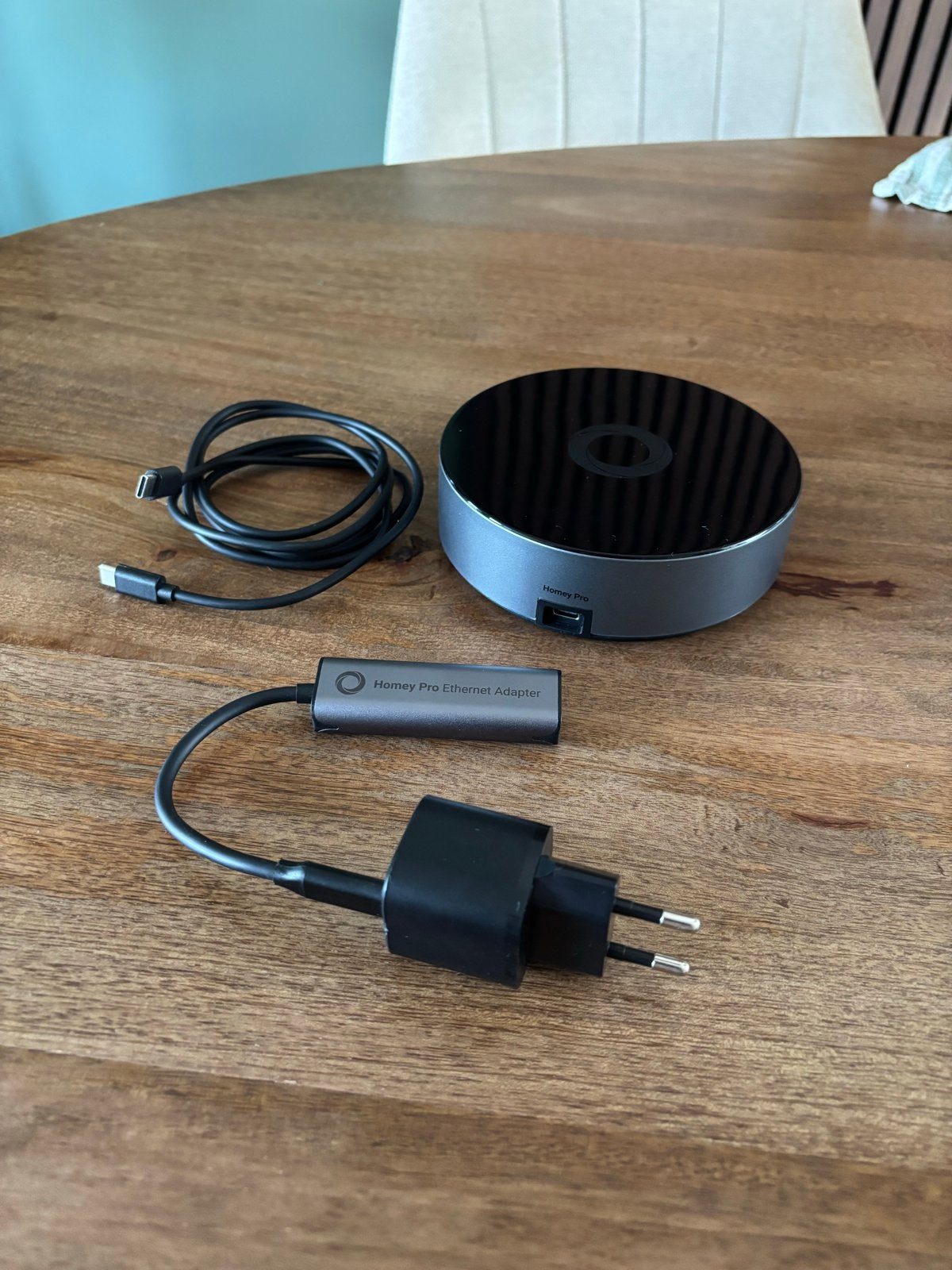 Homey Pro 2023 + Homey Pro Ethernet Adapter, Ophalen of Verzenden, Zo goed als nieuw