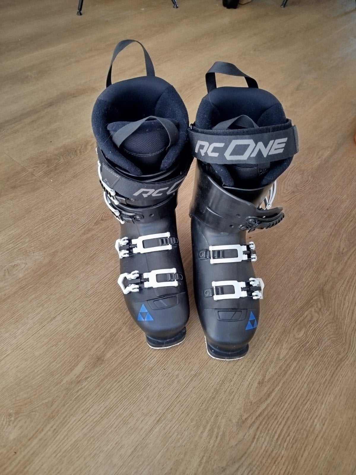 Fischer RC One skischoenen - Maat 270-275 (42,5)- Flex 85, Ophalen, 100 tot 140 cm, Schoenen, Skiën