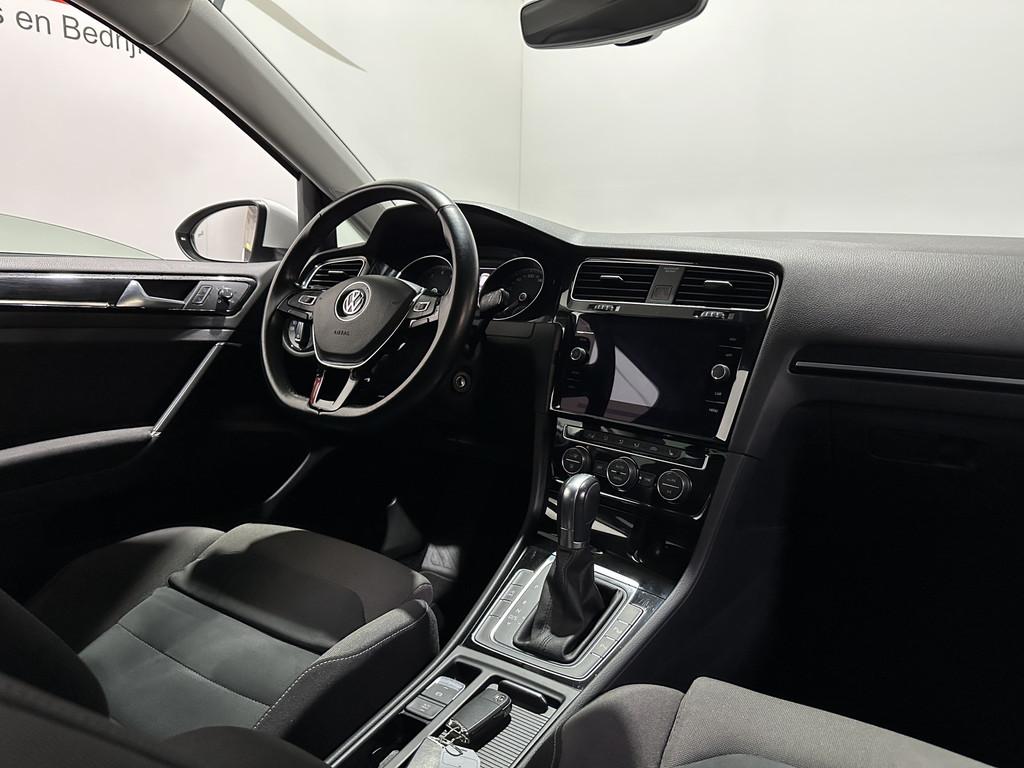 Volkswagen Golf 1.5 TSI Highline - Navi / Camera / Dodehoek, Euro 6, 4 cilinders, 150 pk, Automatische klimaatregeling
